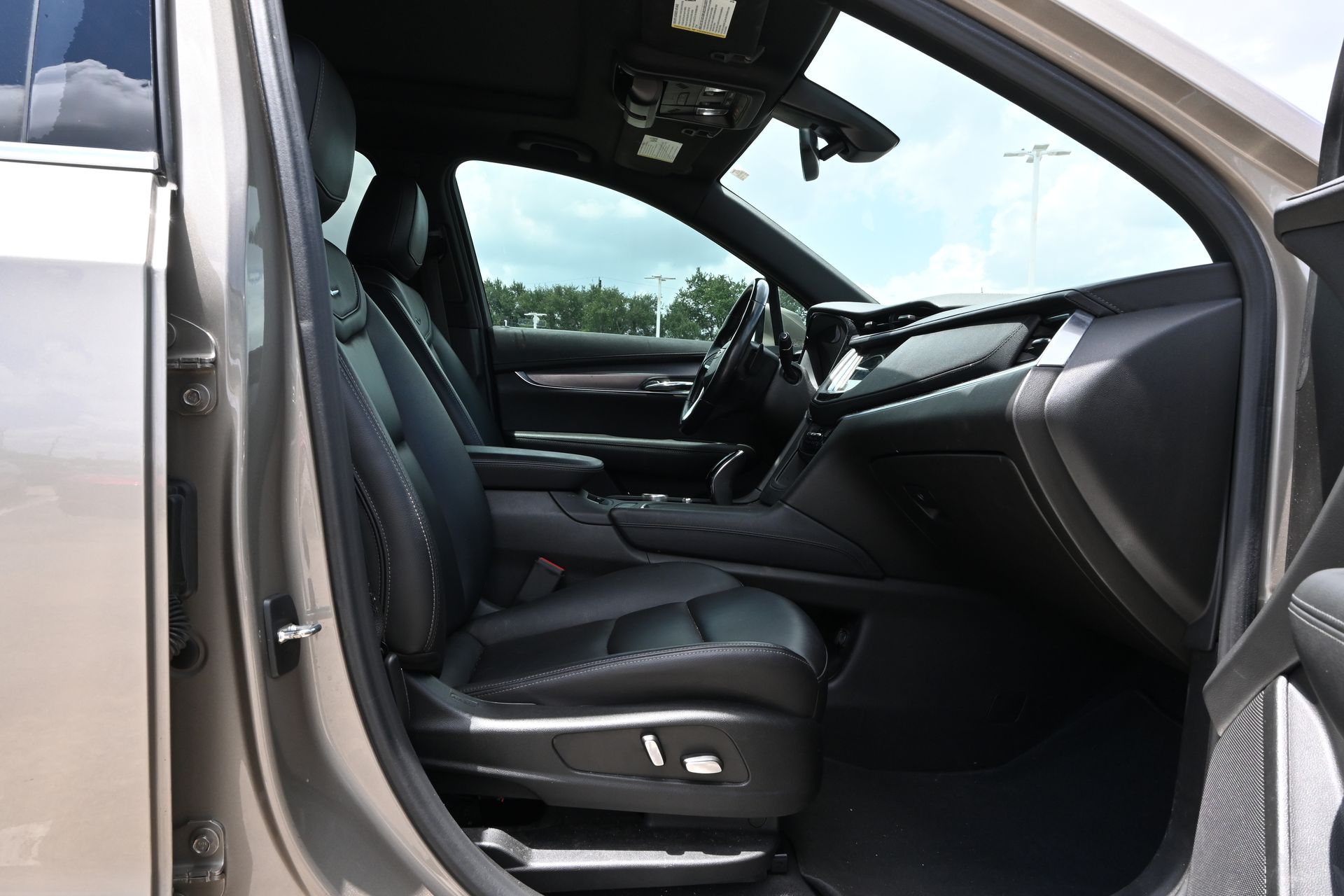 2022 Cadillac XT6 Luxury Brown at Tom Peacock Cadillac