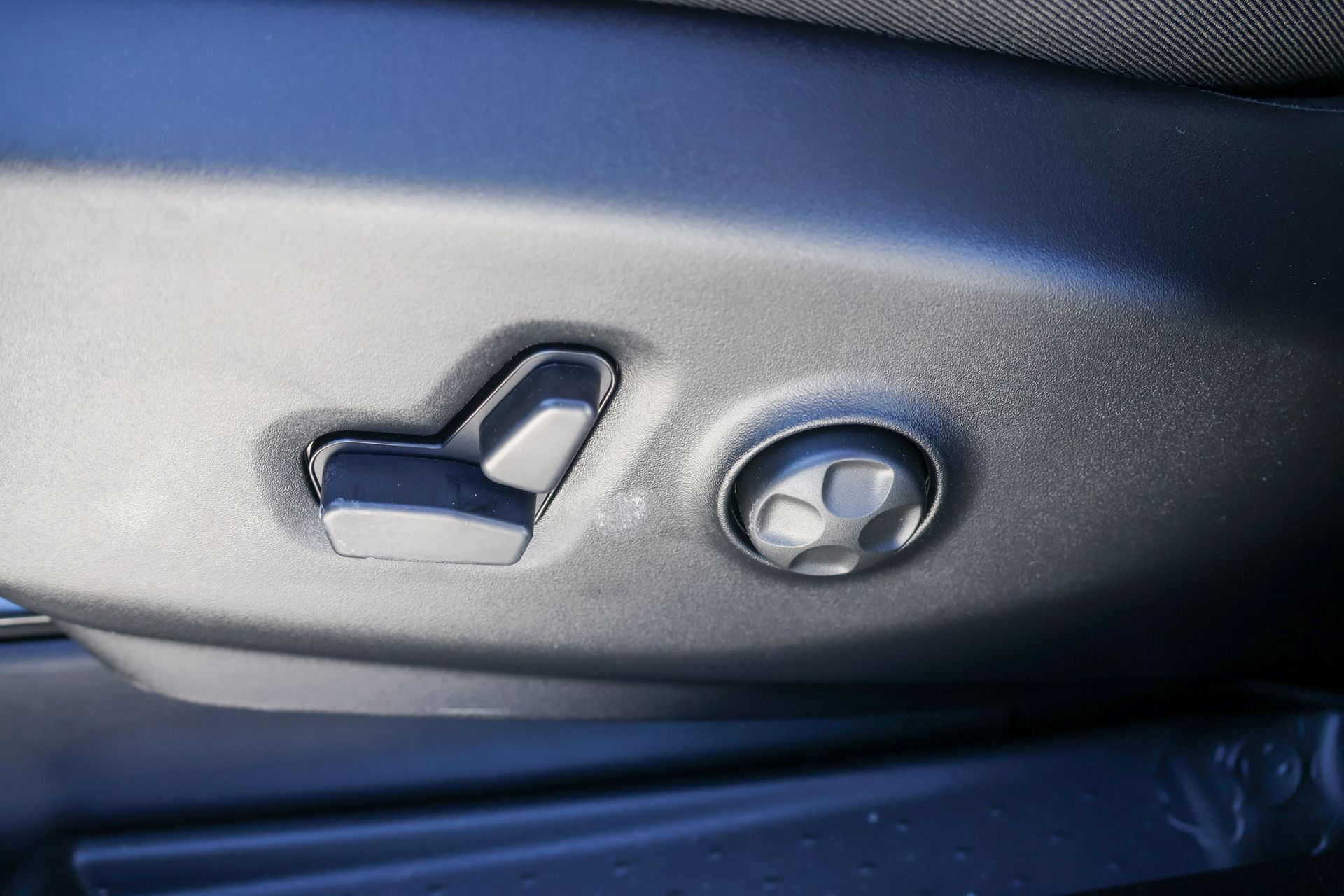 2026 CHRYSLER VOYAGER - Image 6