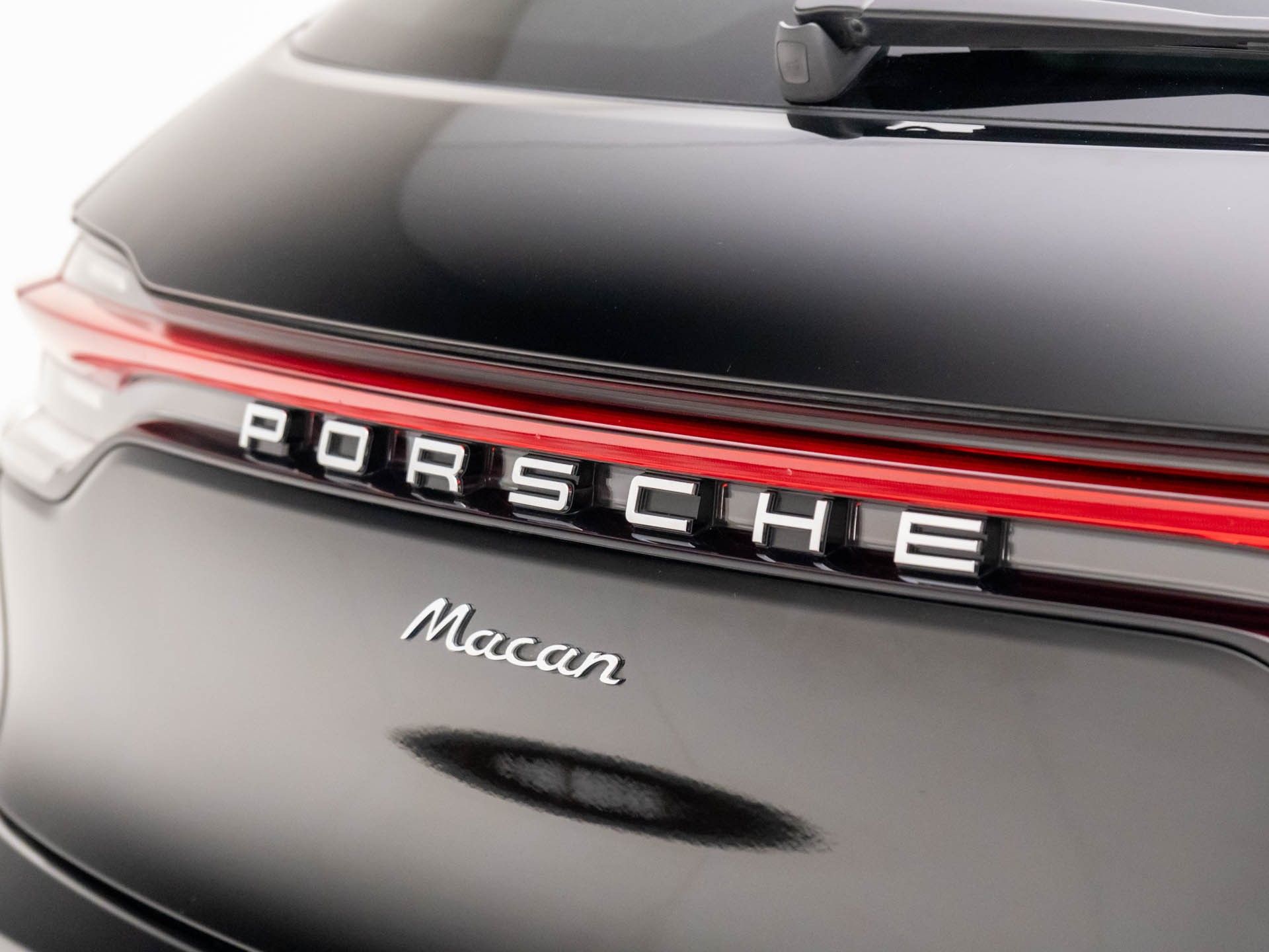 2024 Porsche Macan  photo