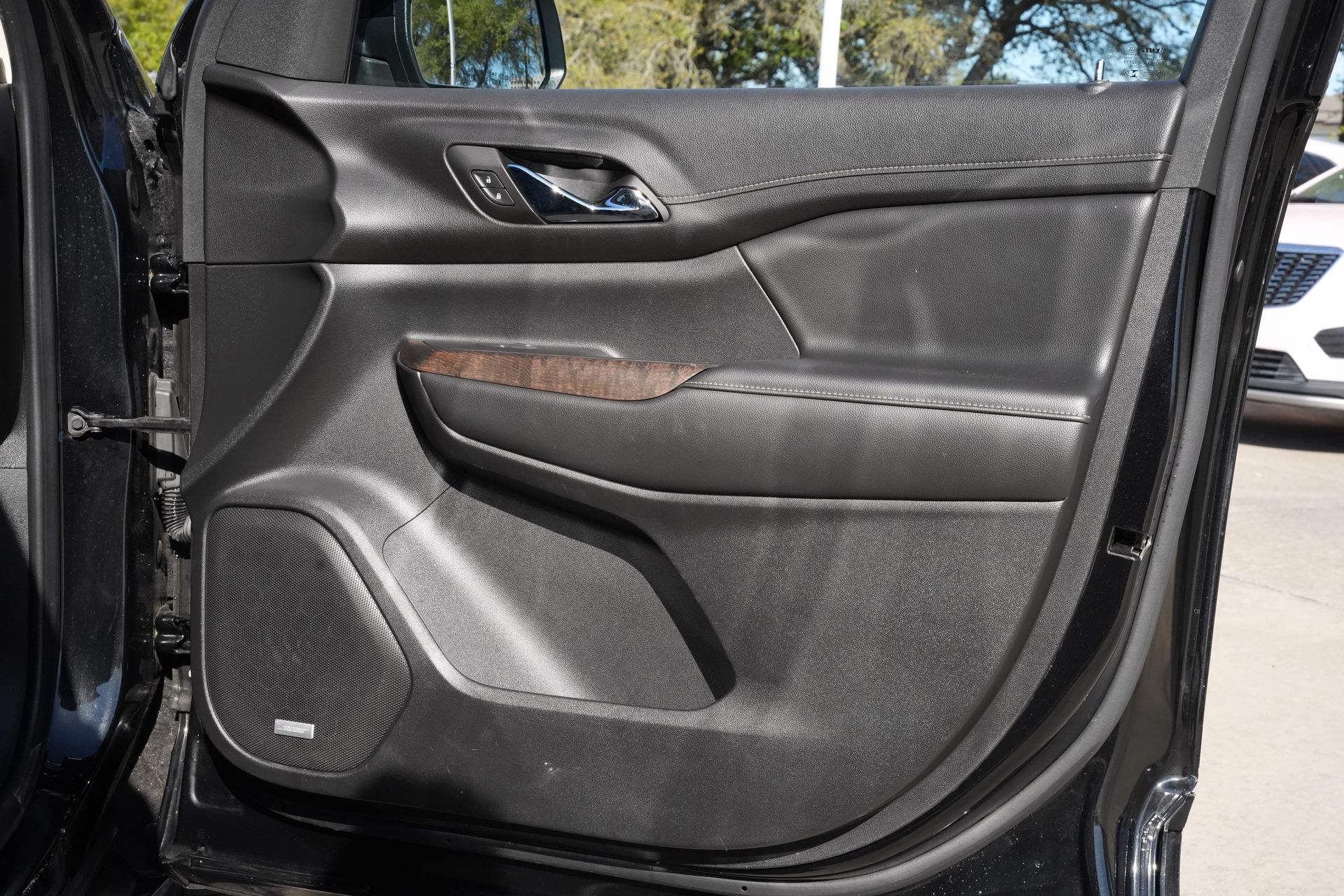2023 GMC Acadia Denali Black at AutoSavvy Houston Southwest
