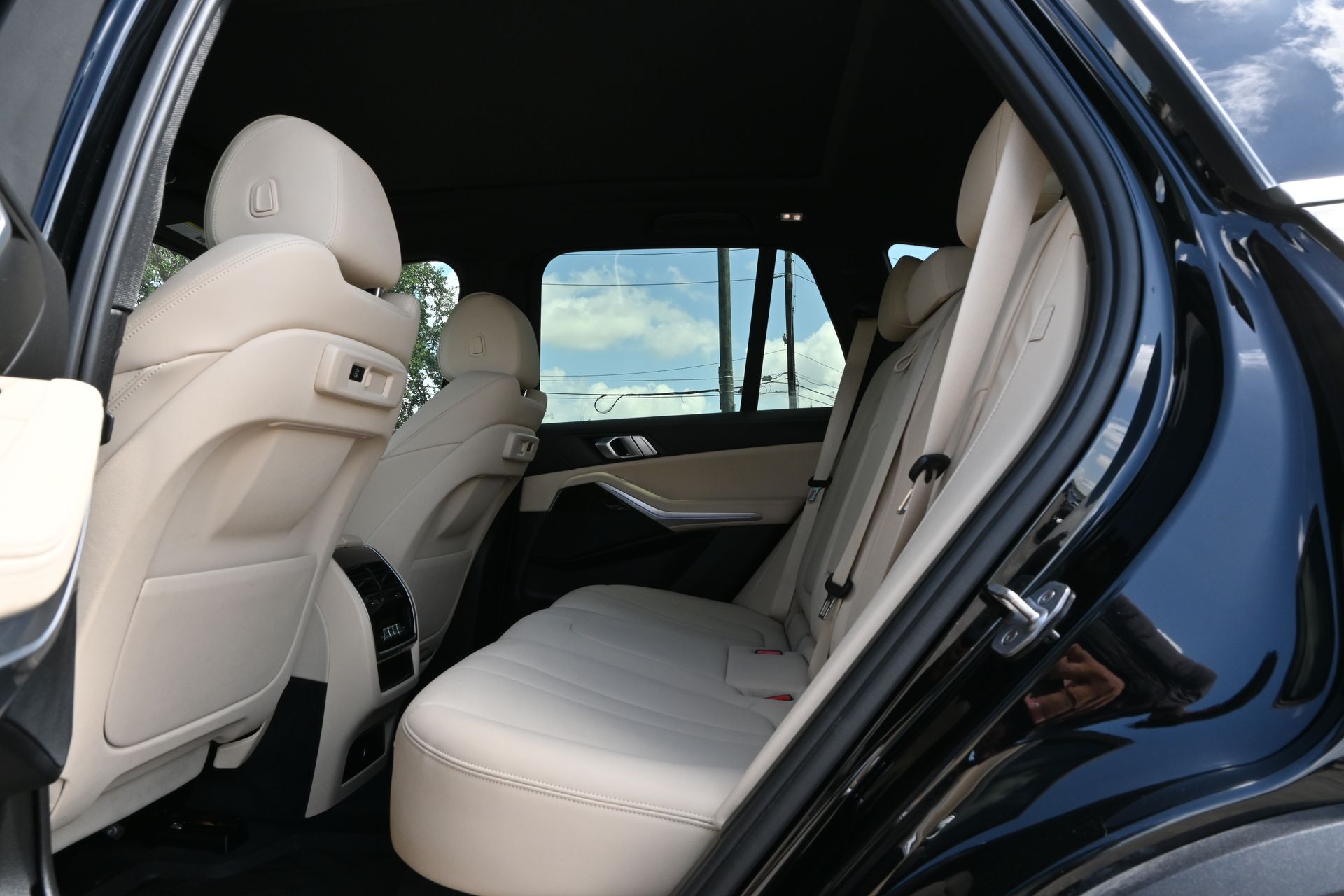 2020 BMW X5 sDrive40i Black at Ultimate Motorsports
