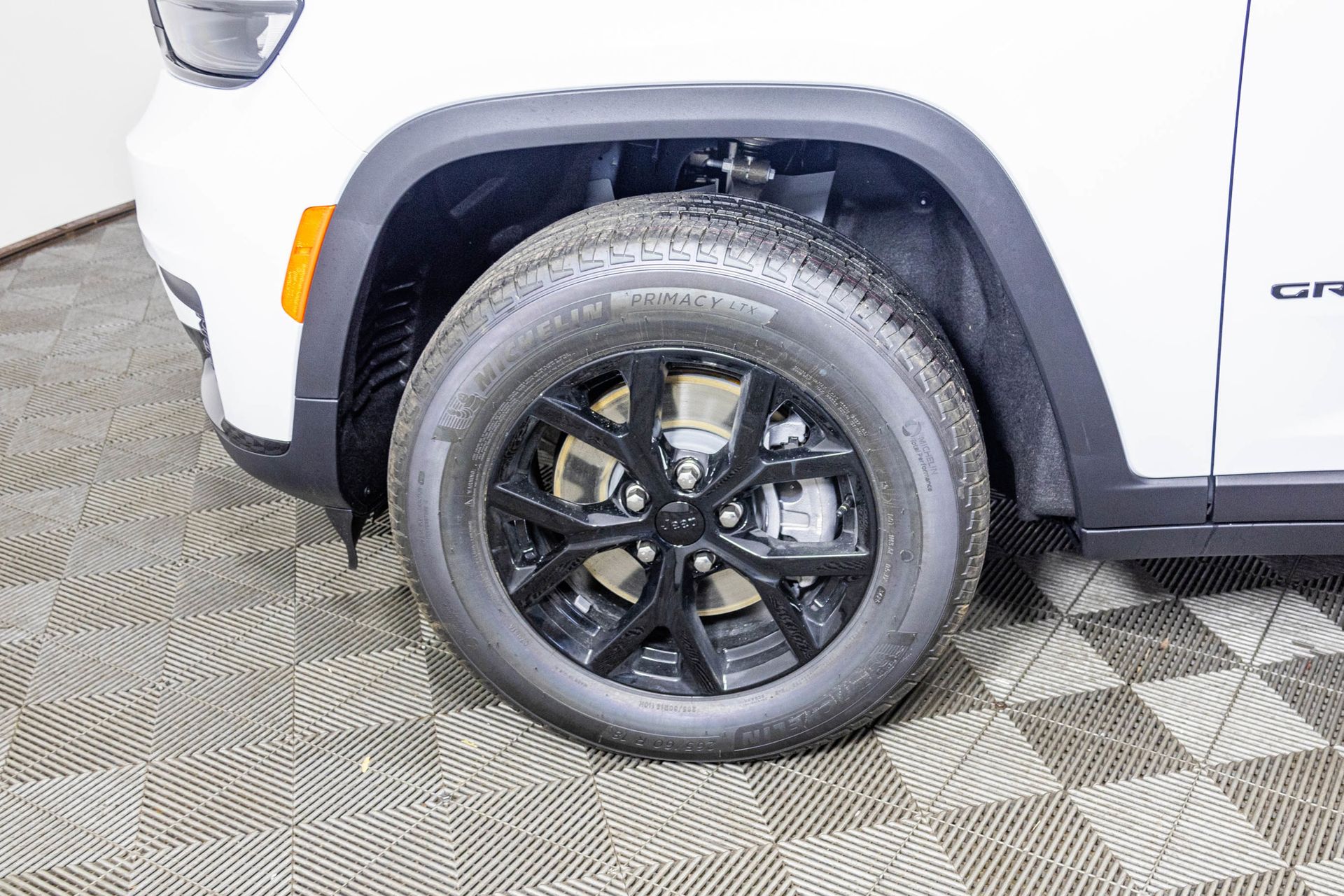 2025 JEEP GRAND CHEROKEE L - Image 40