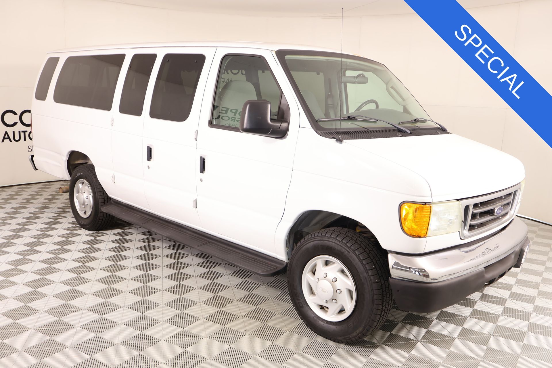 Oxford White Clearcoat 2007 Ford E-Series Van Rear-Wheel Drive 4-Speed Automatic Overdrive