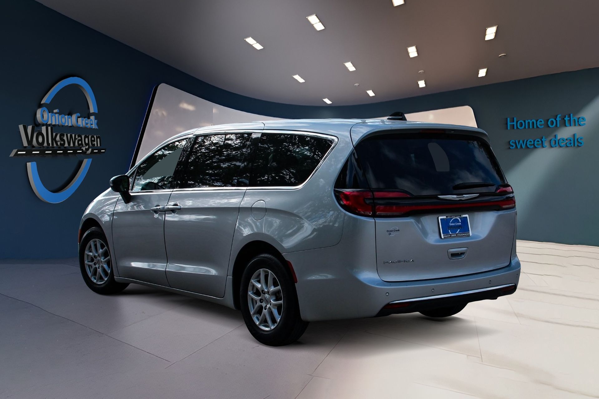 View vehicle photo 6