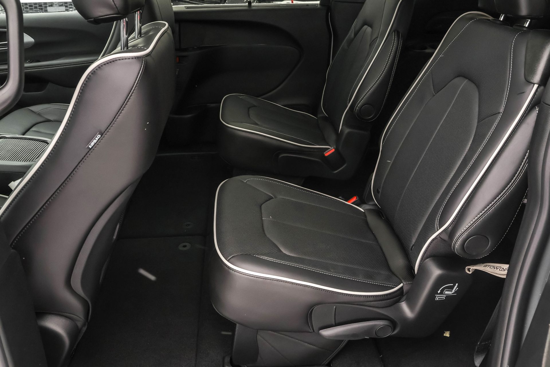 2026 CHRYSLER PACIFICA - Image 16