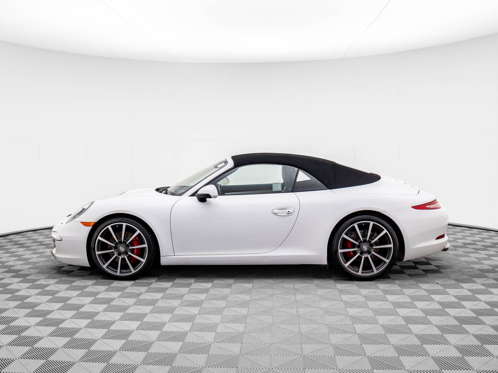 2013 Porsche 911 Carrera 4S photo