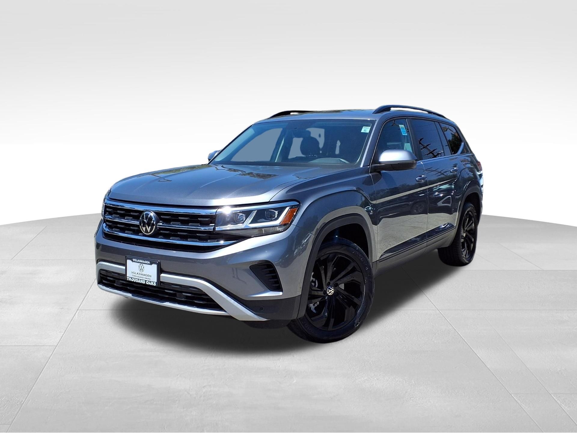 Platinum Gray Metallic 2023 Volkswagen Atlas SUV / Crossover Front-Wheel Drive 8-Speed Automatic