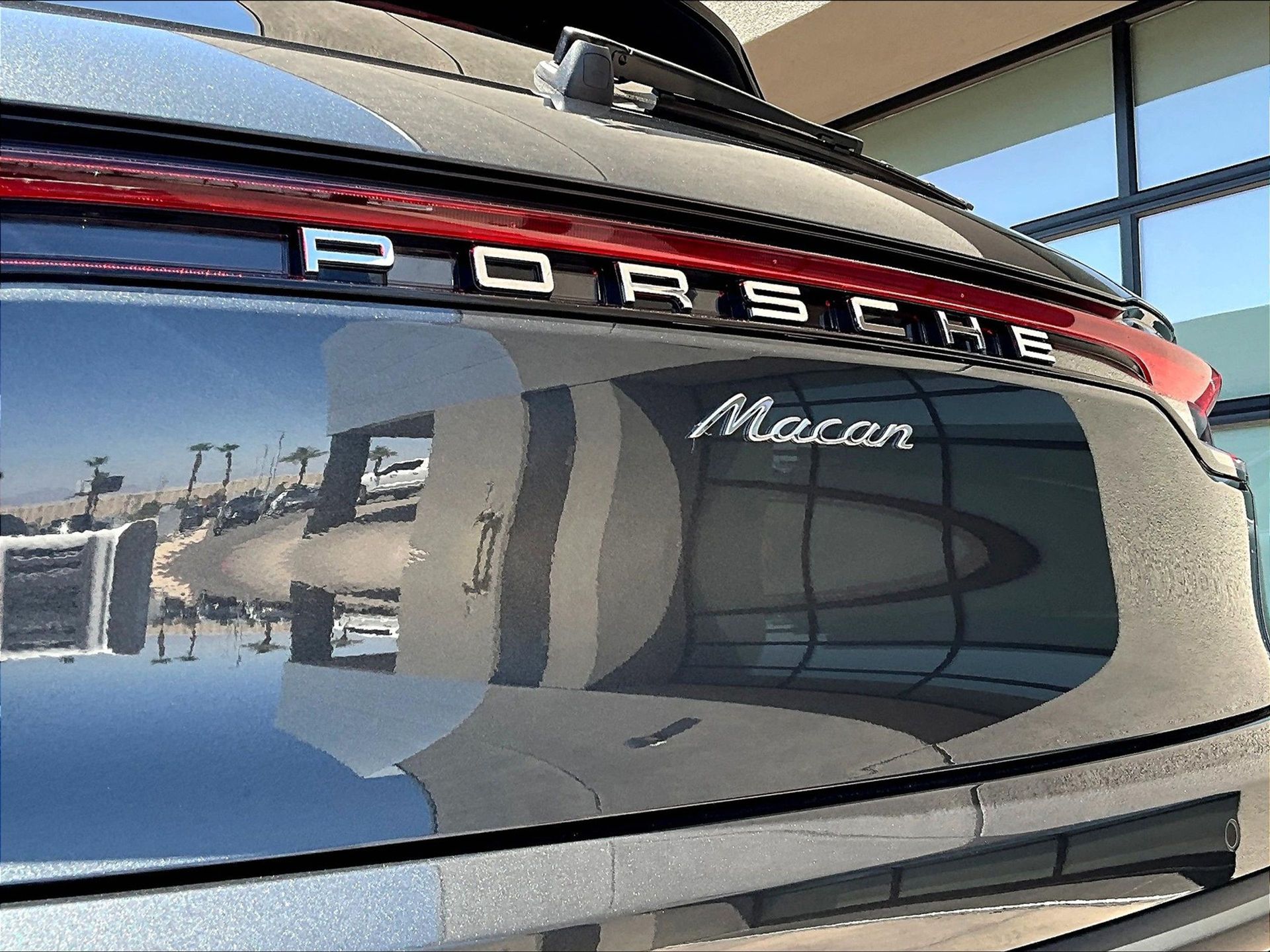 2025 Macan picture #23