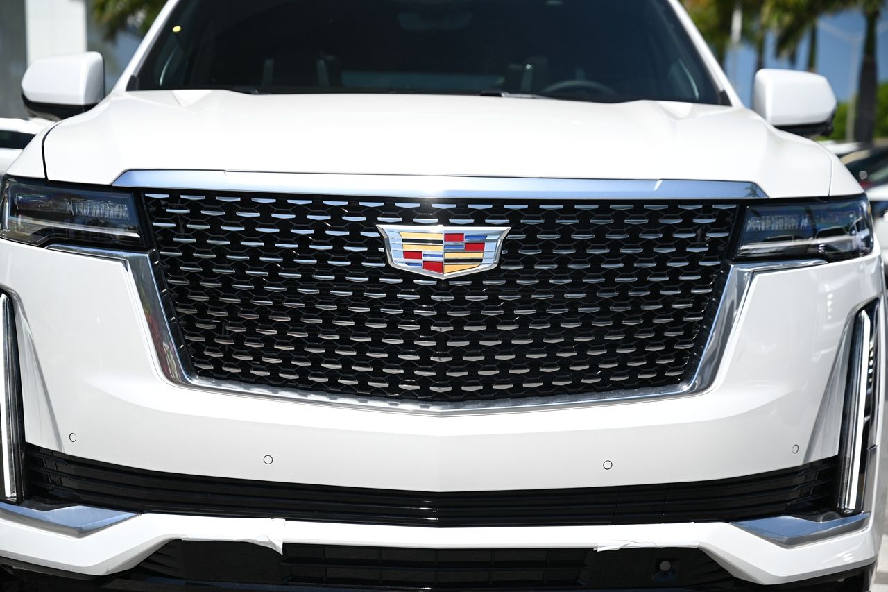 2024 Cadillac Escalade ESV Premium 9