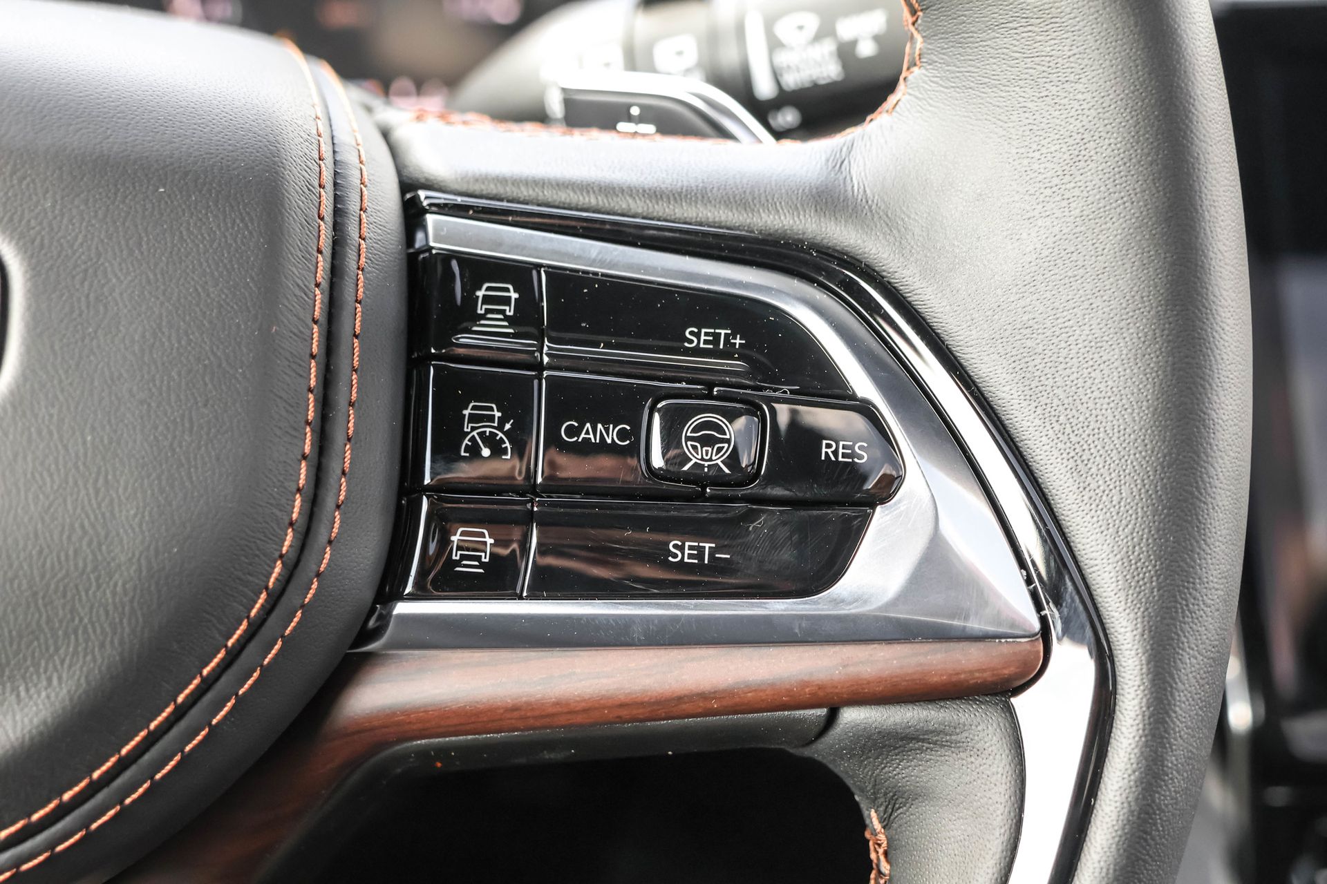 2025 JEEP GRAND CHEROKEE - Image 24