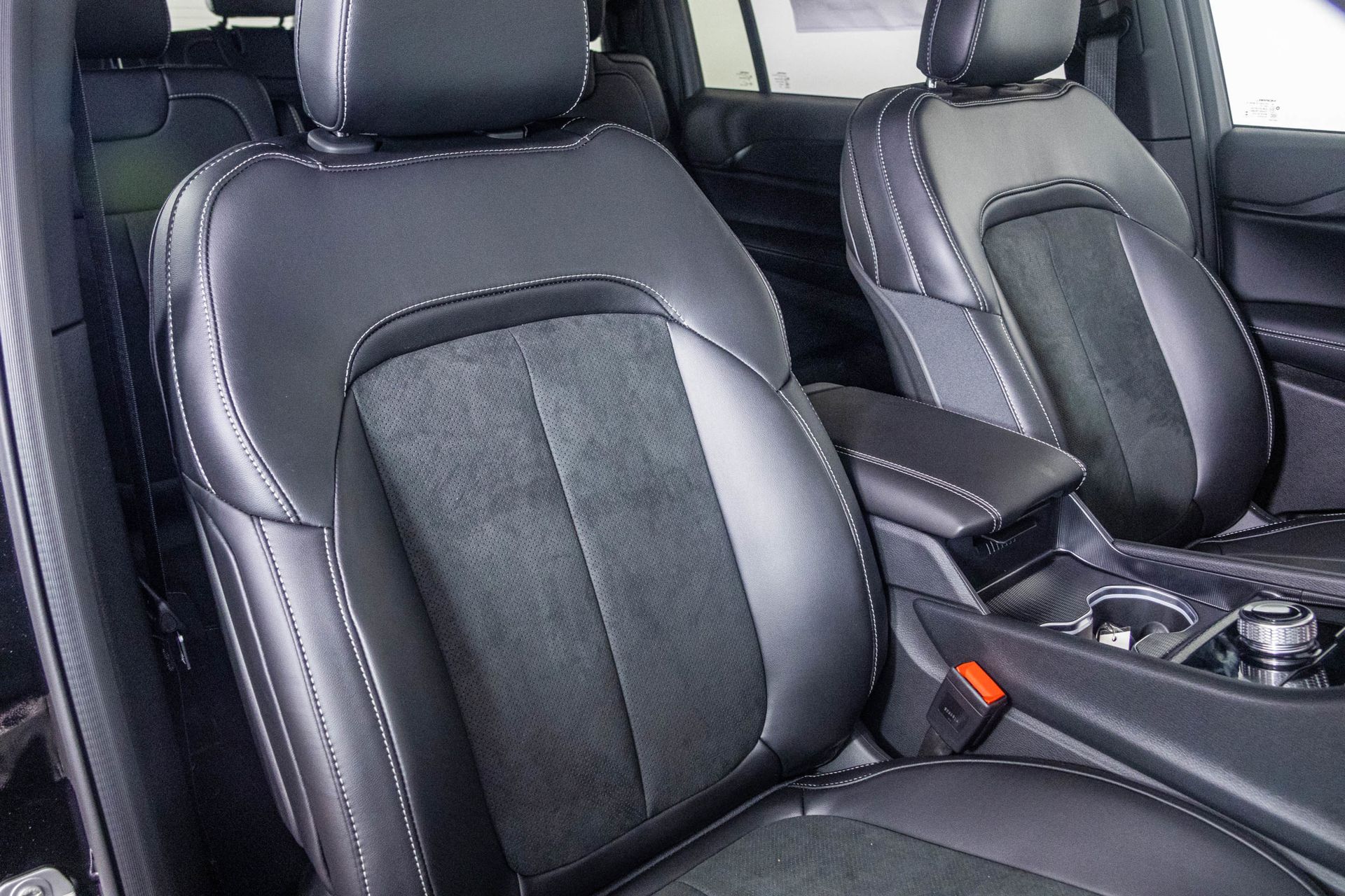 2025 JEEP GRAND CHEROKEE L - Image 41