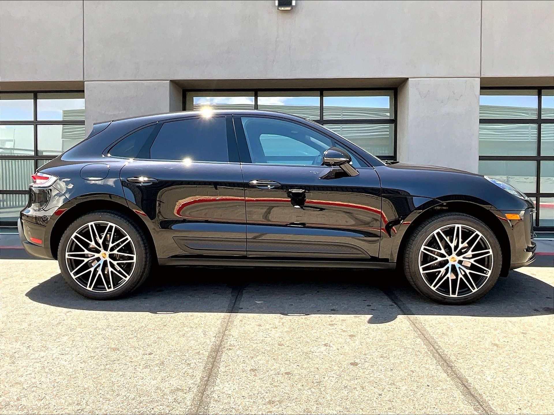 2025 Macan picture #7
