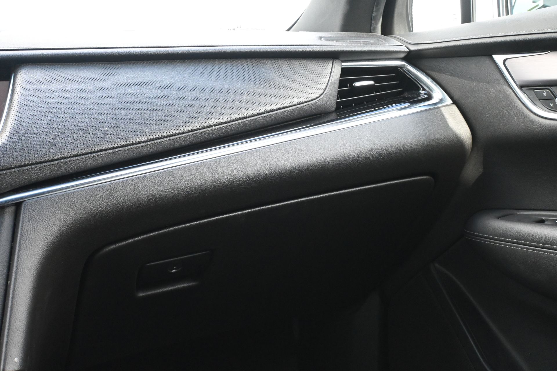 2022 Cadillac XT6 Luxury Brown at AutoSavvy Houston Northwest