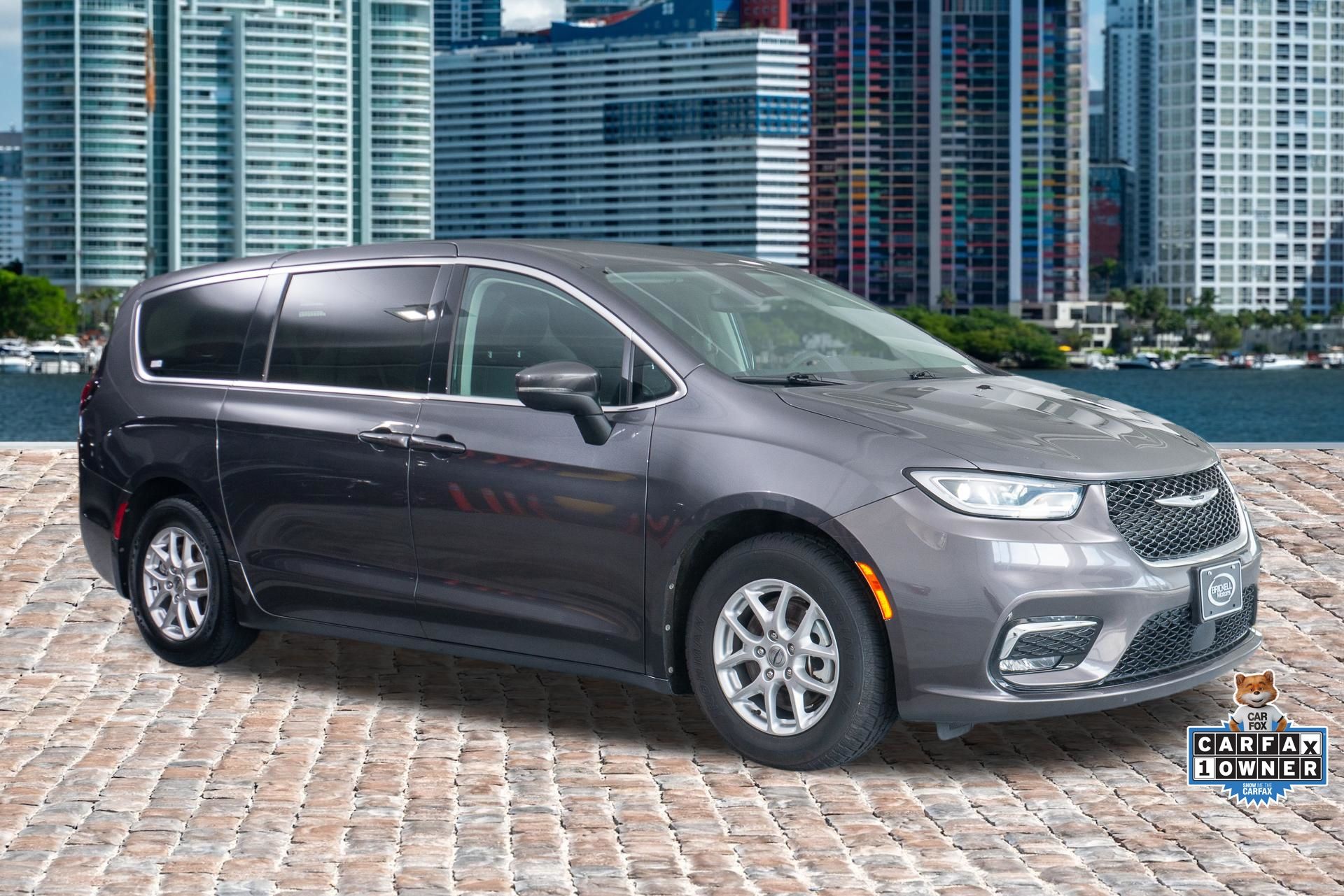 Gray (Granite Crystal Metallic Clearcoat) 2023 Chrysler Pacifica Minivan Front-Wheel Drive 9-Speed Automatic