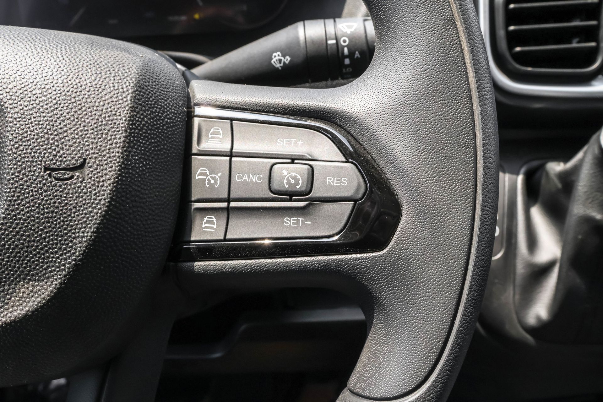 2025 RAM PROMASTER 2500 - Image 26