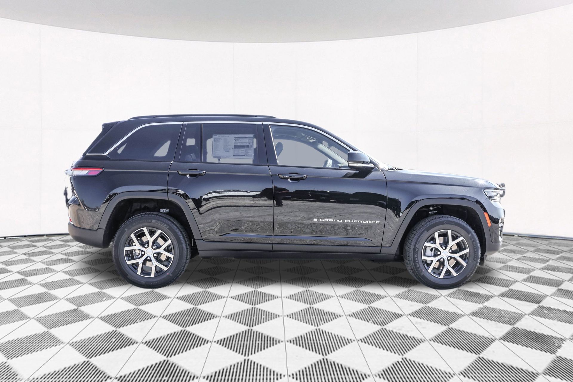 2025 JEEP GRAND CHEROKEE - Image 11