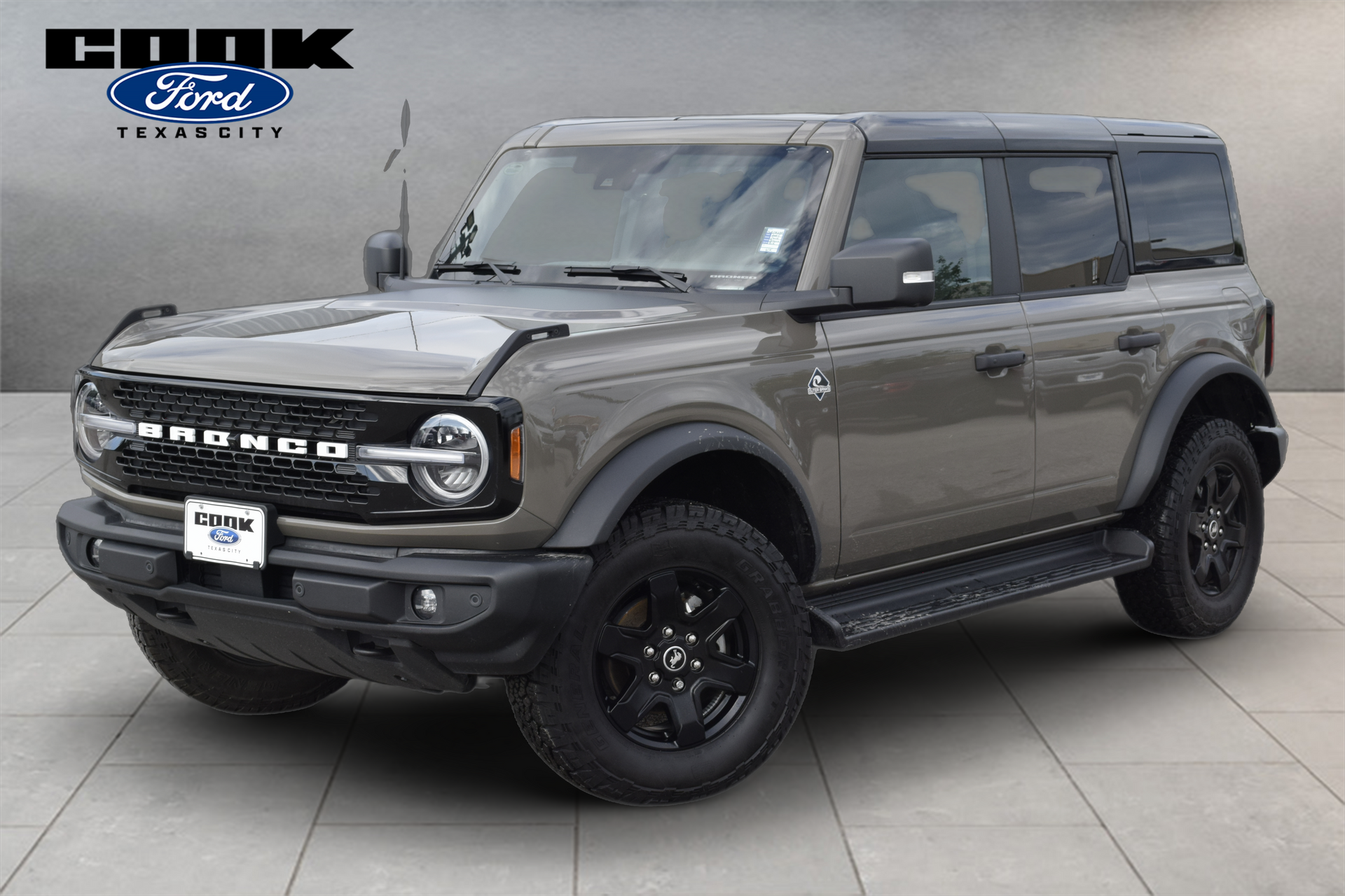 2025 Ford Bronco Outer Banks Gray at DeMontrond Auto Country
