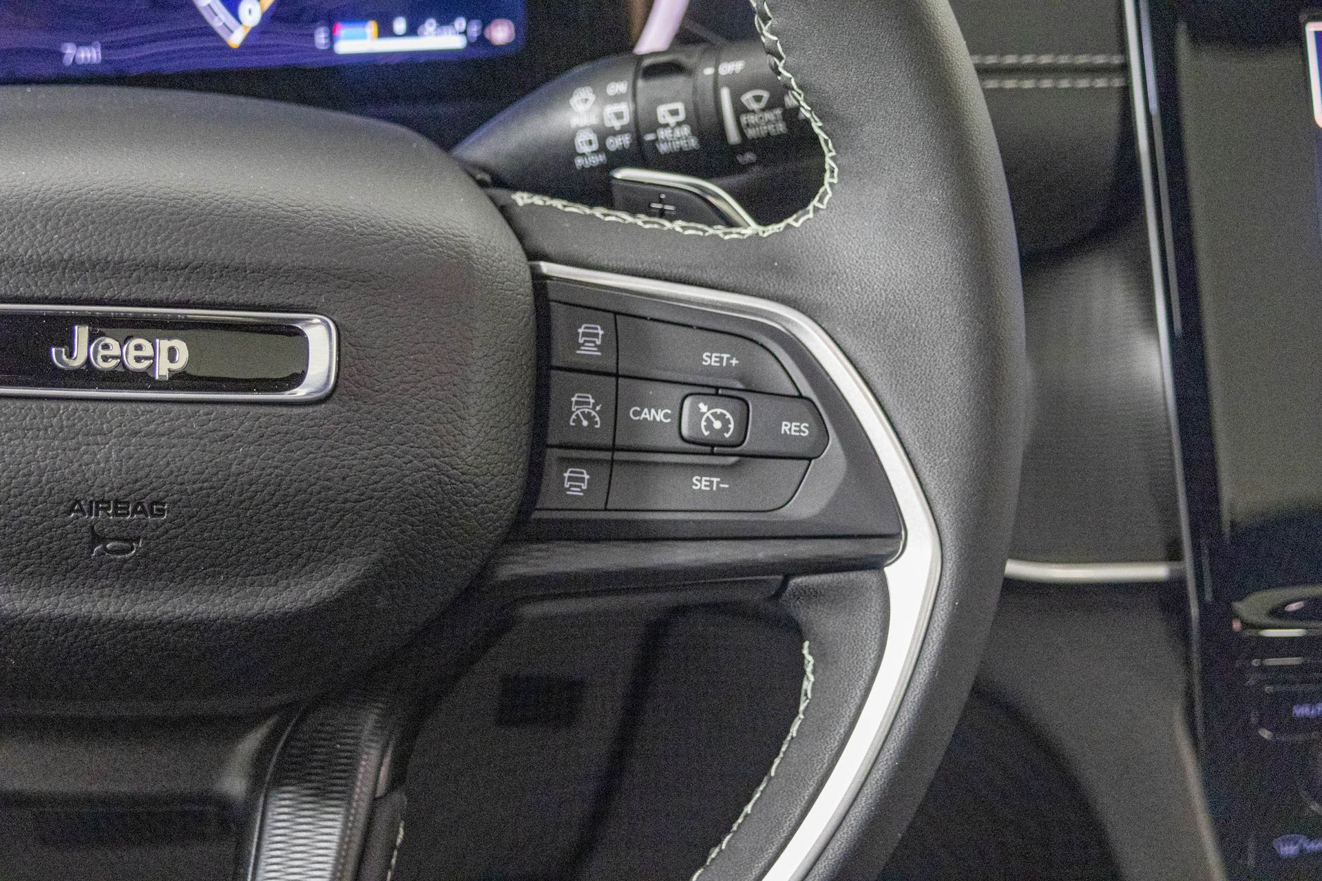 2025 JEEP GRAND CHEROKEE - Image 31