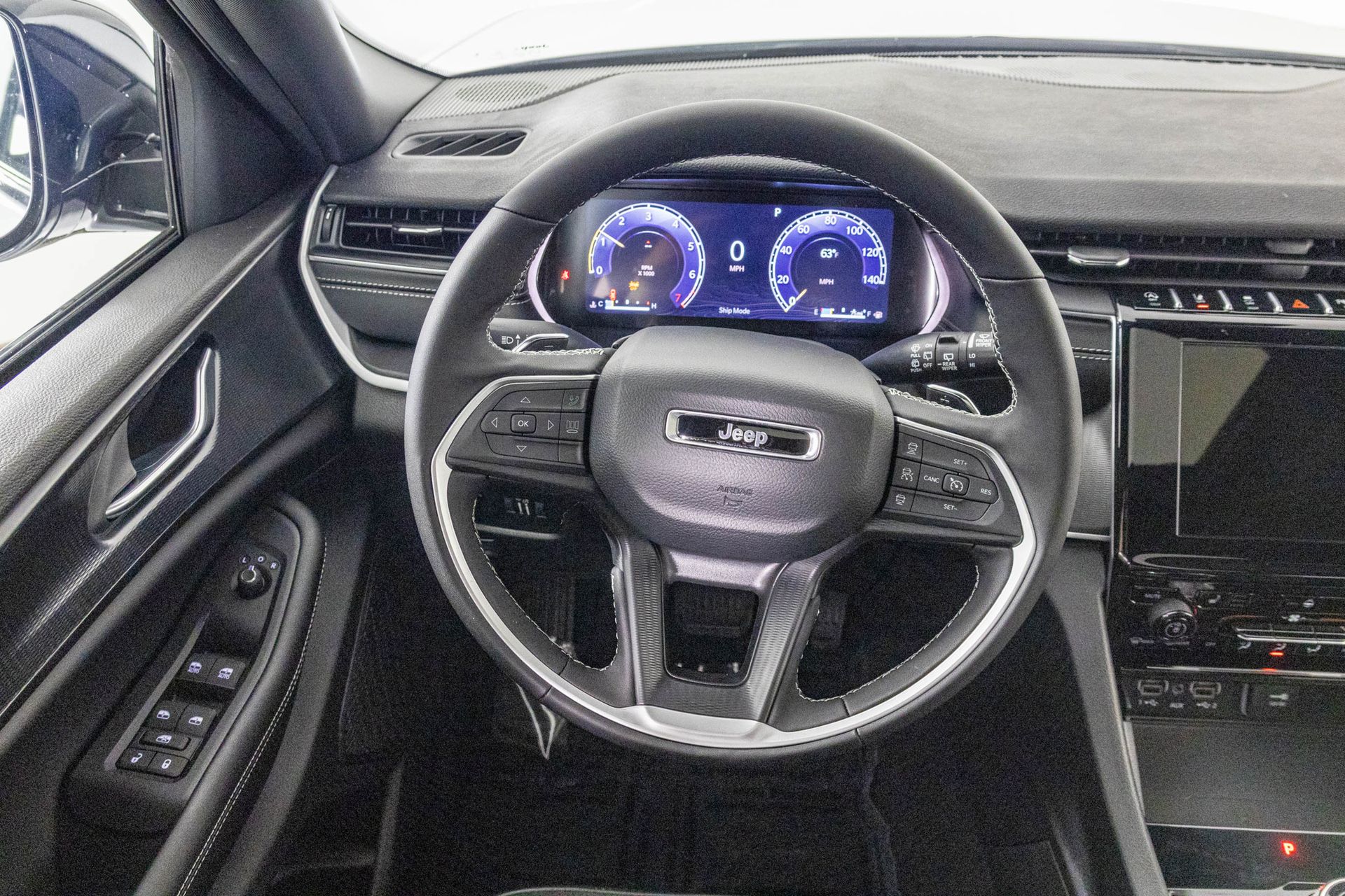 2025 JEEP GRAND CHEROKEE - Image 29