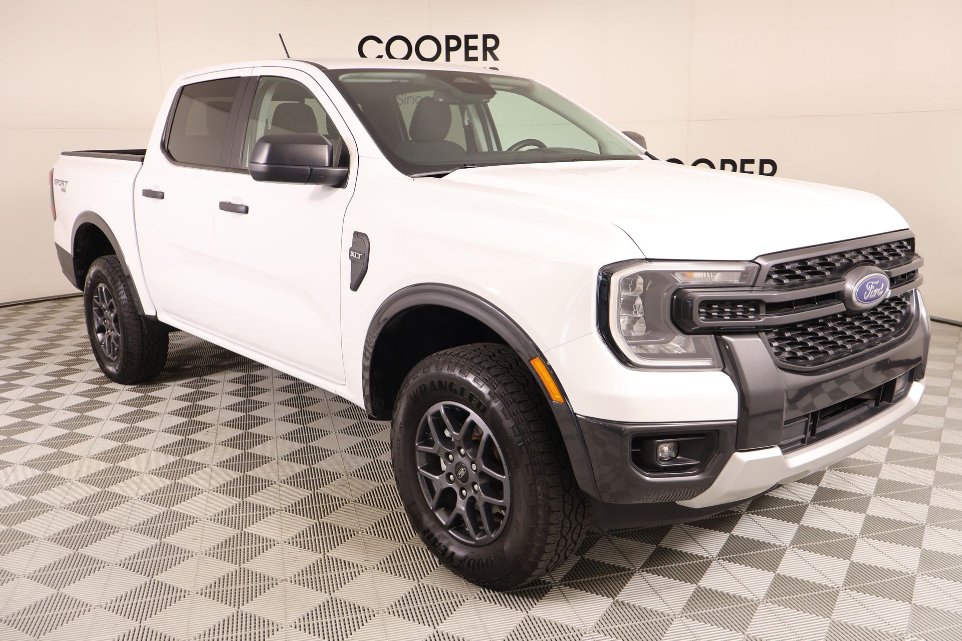 Oxford White 2024 Ford Ranger Pickup Truck Four-Wheel Drive Automatic