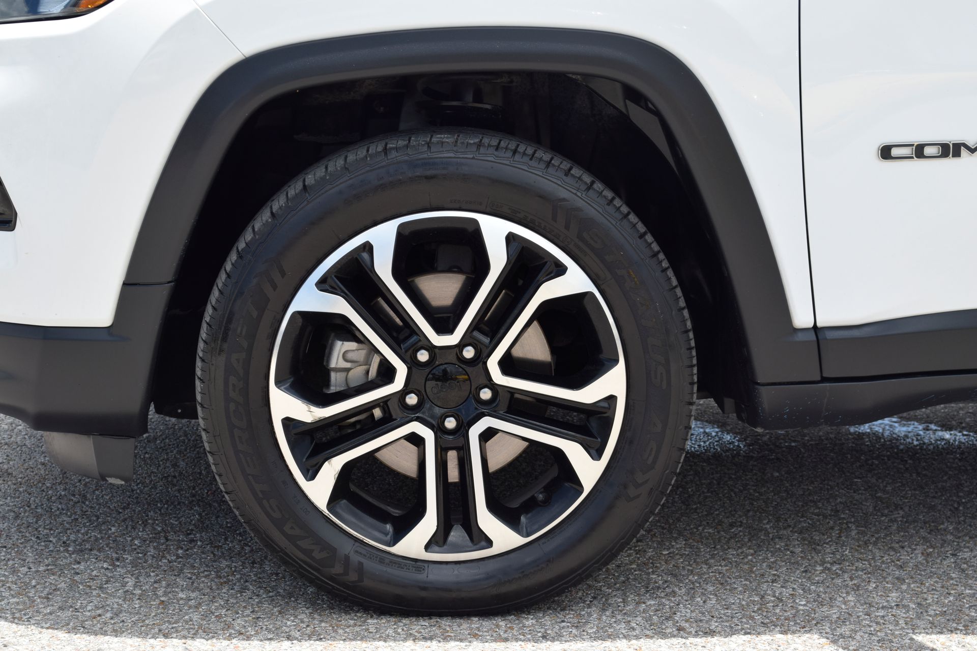 2022 Jeep Compass Limited White at Texan Dodge Chrysler Jeep Ram