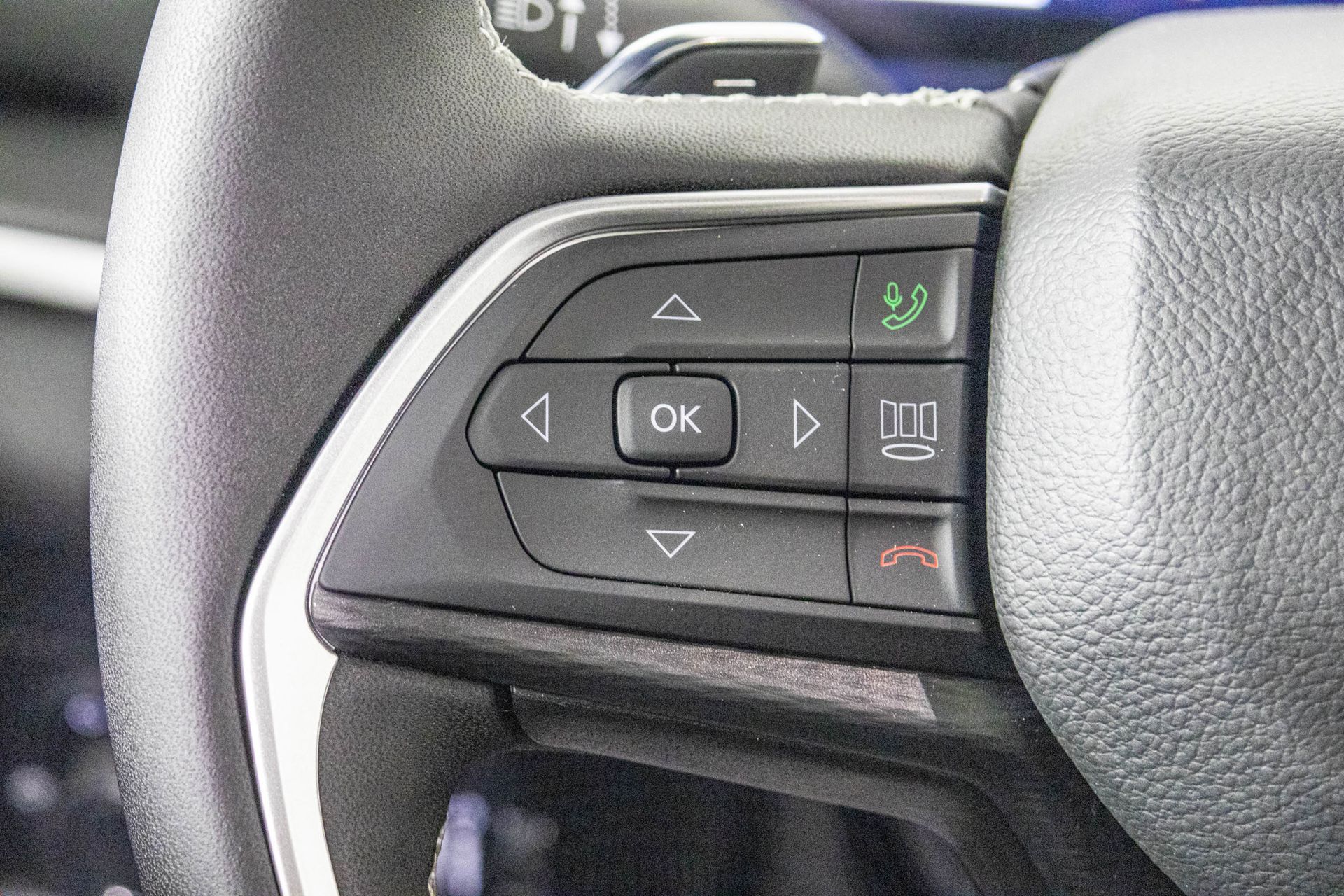 2025 JEEP GRAND CHEROKEE L - Image 30