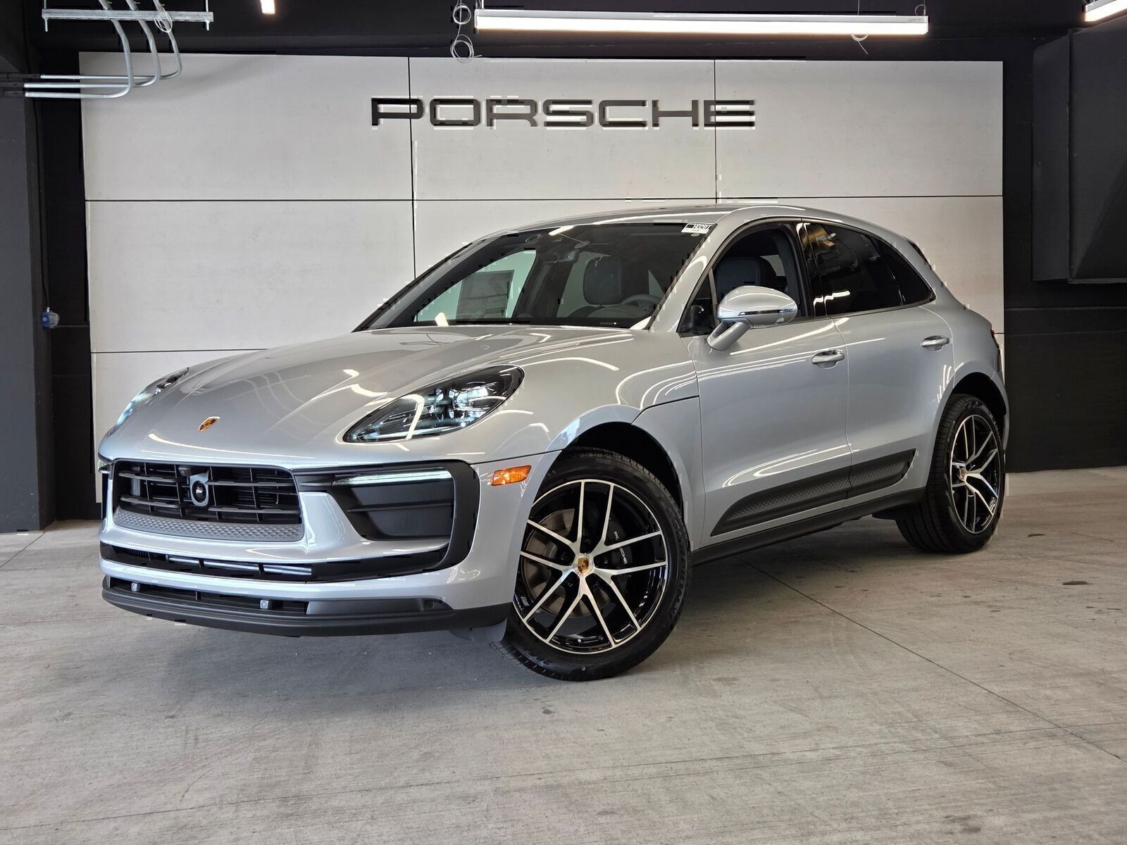Dolomite Silver Metallic 2026 Porsche Macan AWD SUV / Crossover All-Wheel Drive 7-Speed Automatic