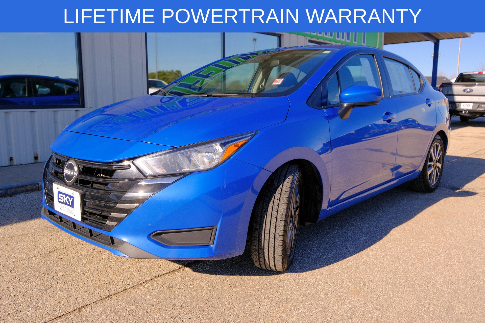 2023 Nissan Versa SV FWD