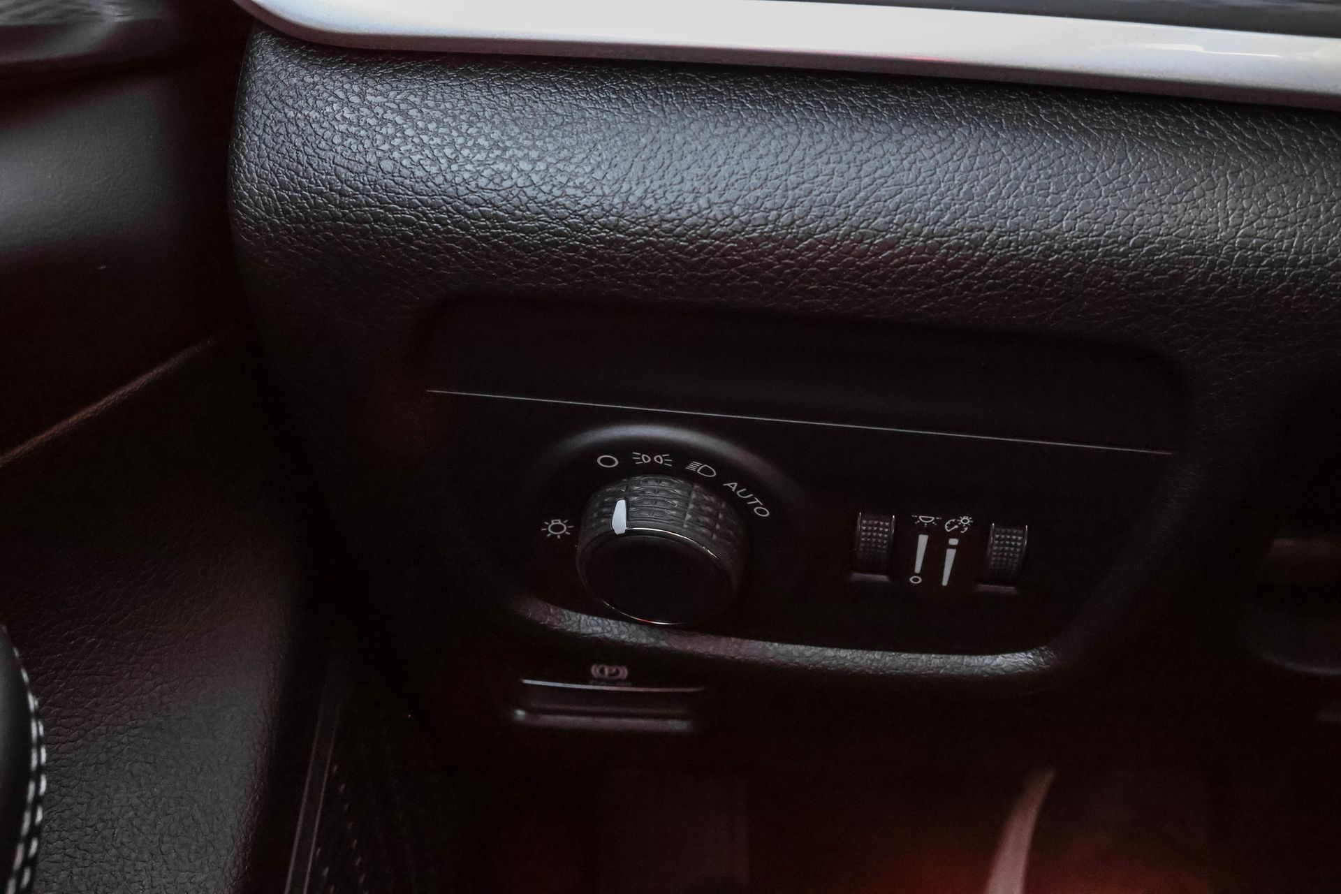 2025 JEEP GRAND CHEROKEE - Image 28