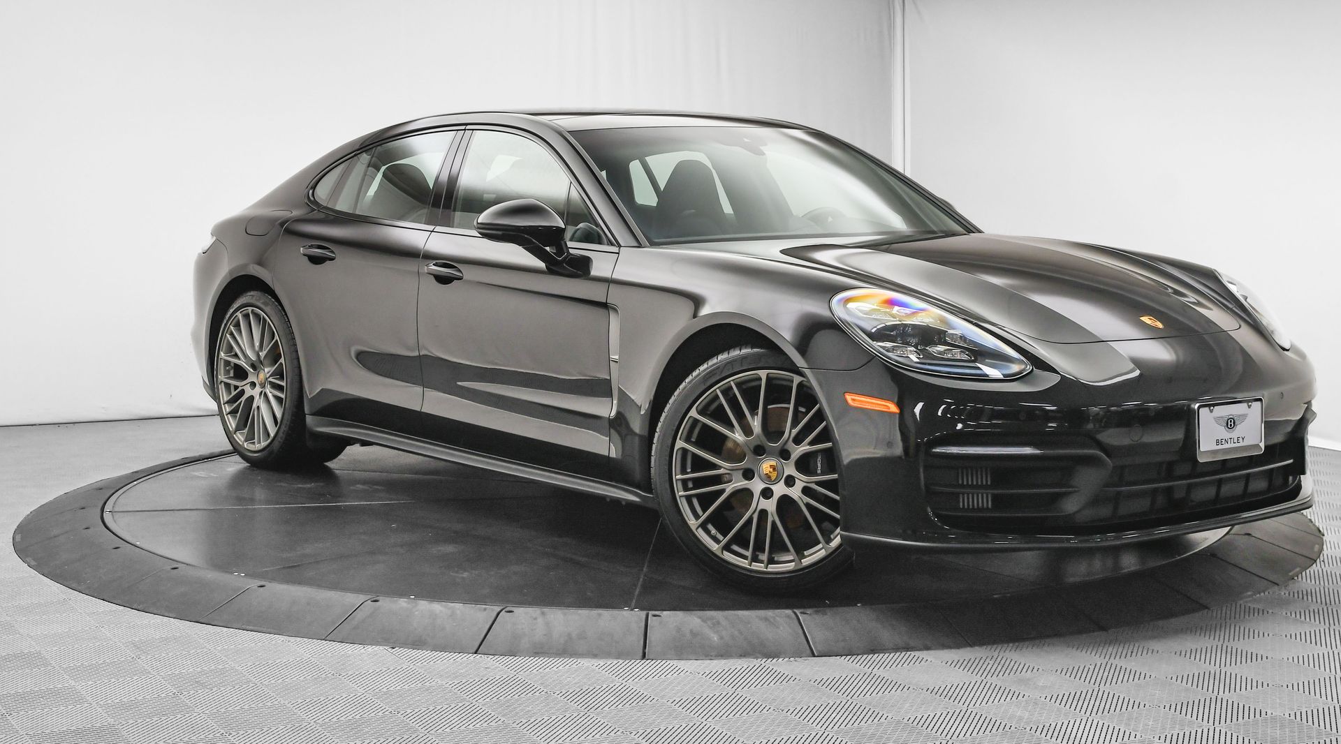 2022 Porsche Panamera 4 Platinum Edition