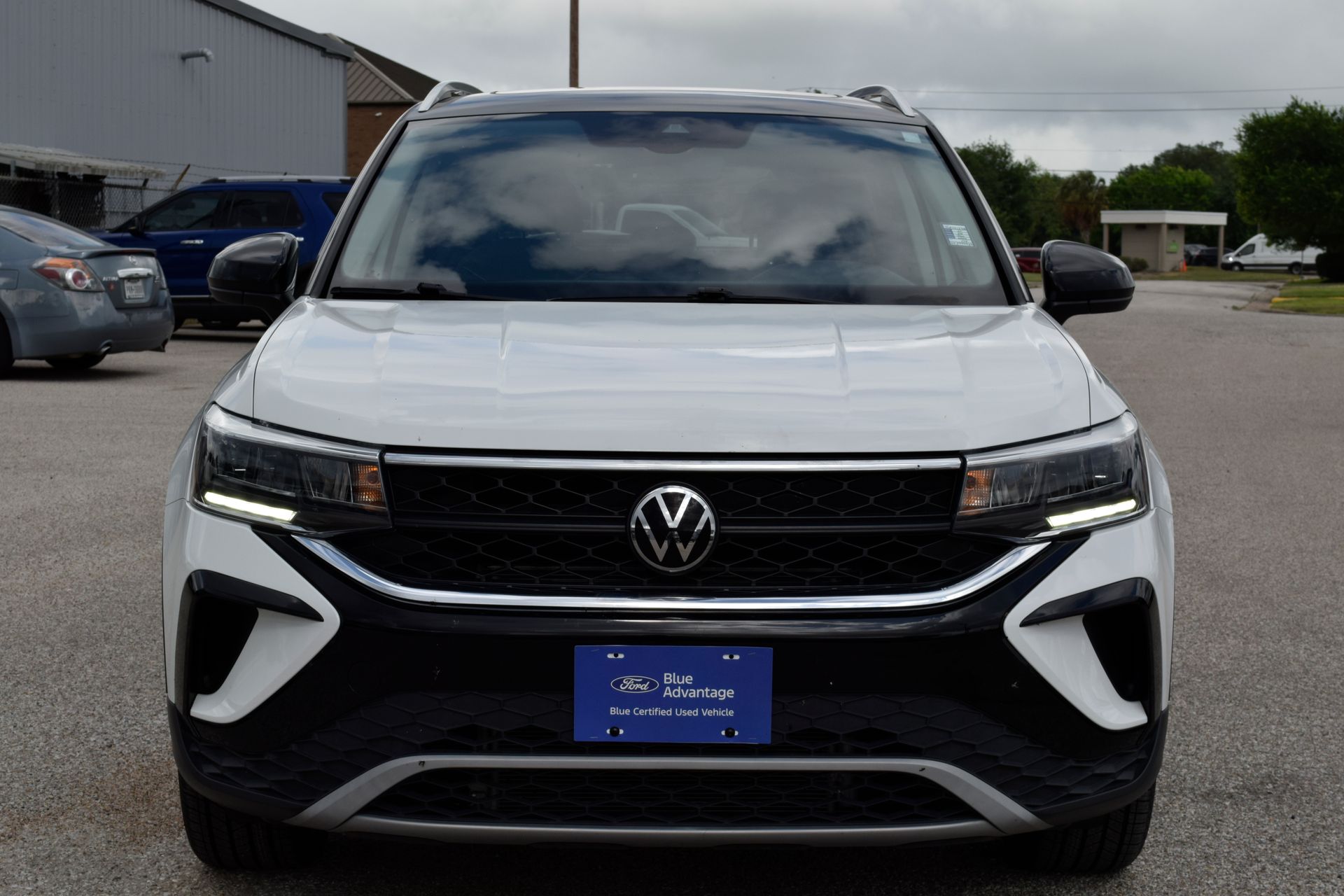 2024 Volkswagen Taos 1.5T SE White at Texan Dodge Chrysler Jeep Ram