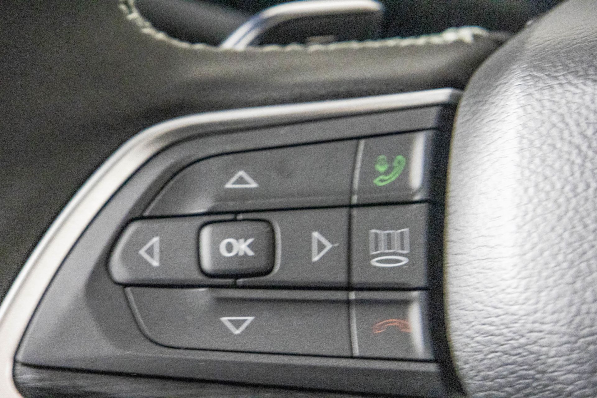 2025 JEEP GRAND CHEROKEE - Image 29