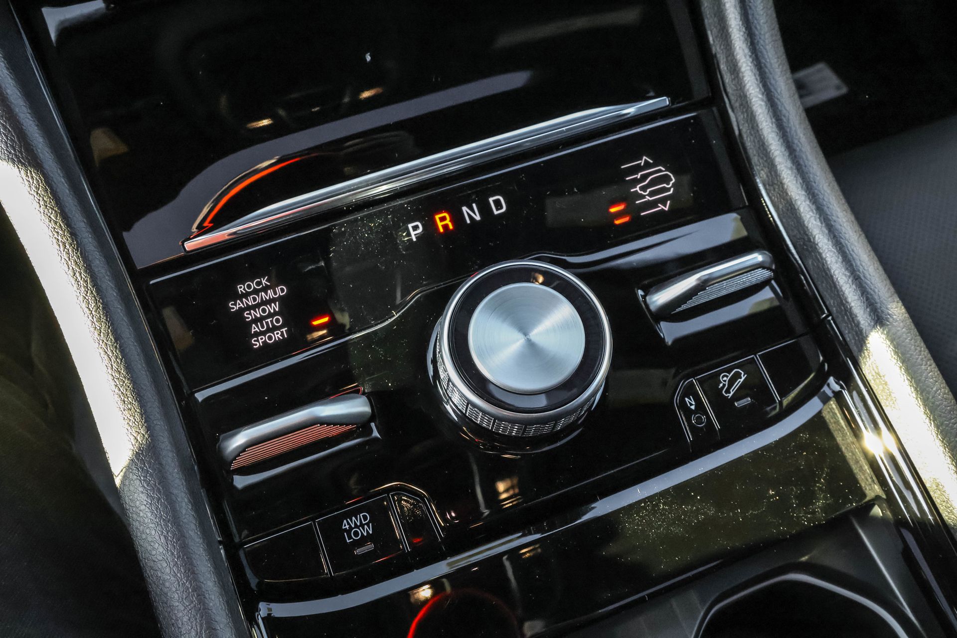 2025 JEEP GRAND CHEROKEE - Image 21