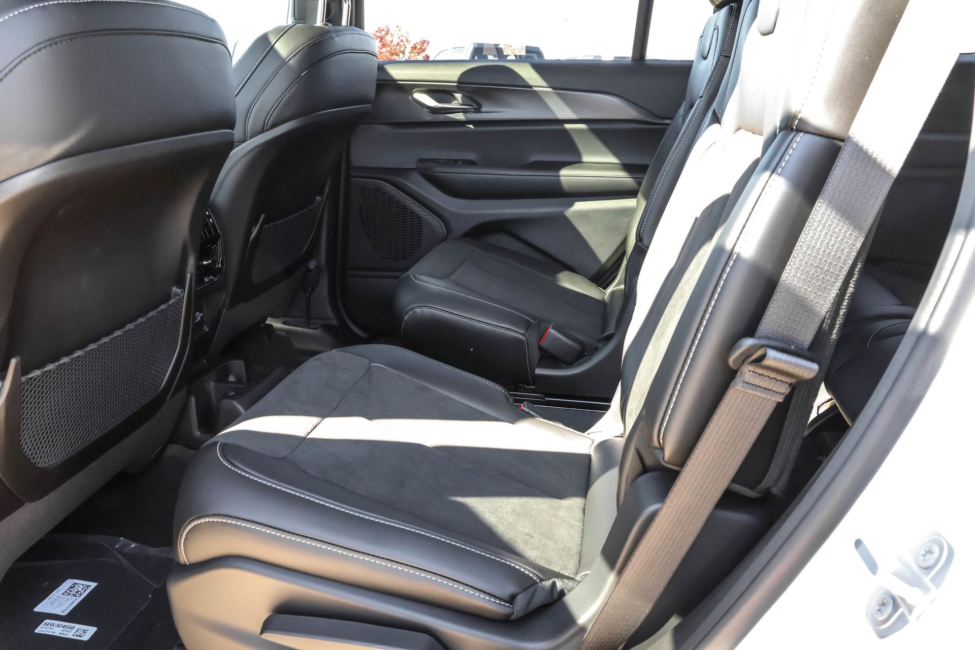 2025 JEEP GRAND CHEROKEE L - Image 16