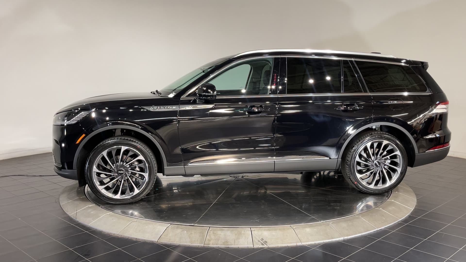 2025 Lincoln Aviator Reserve photo 9