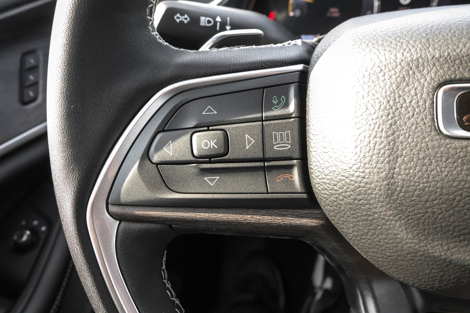 2025 JEEP GRAND CHEROKEE L - Image 25