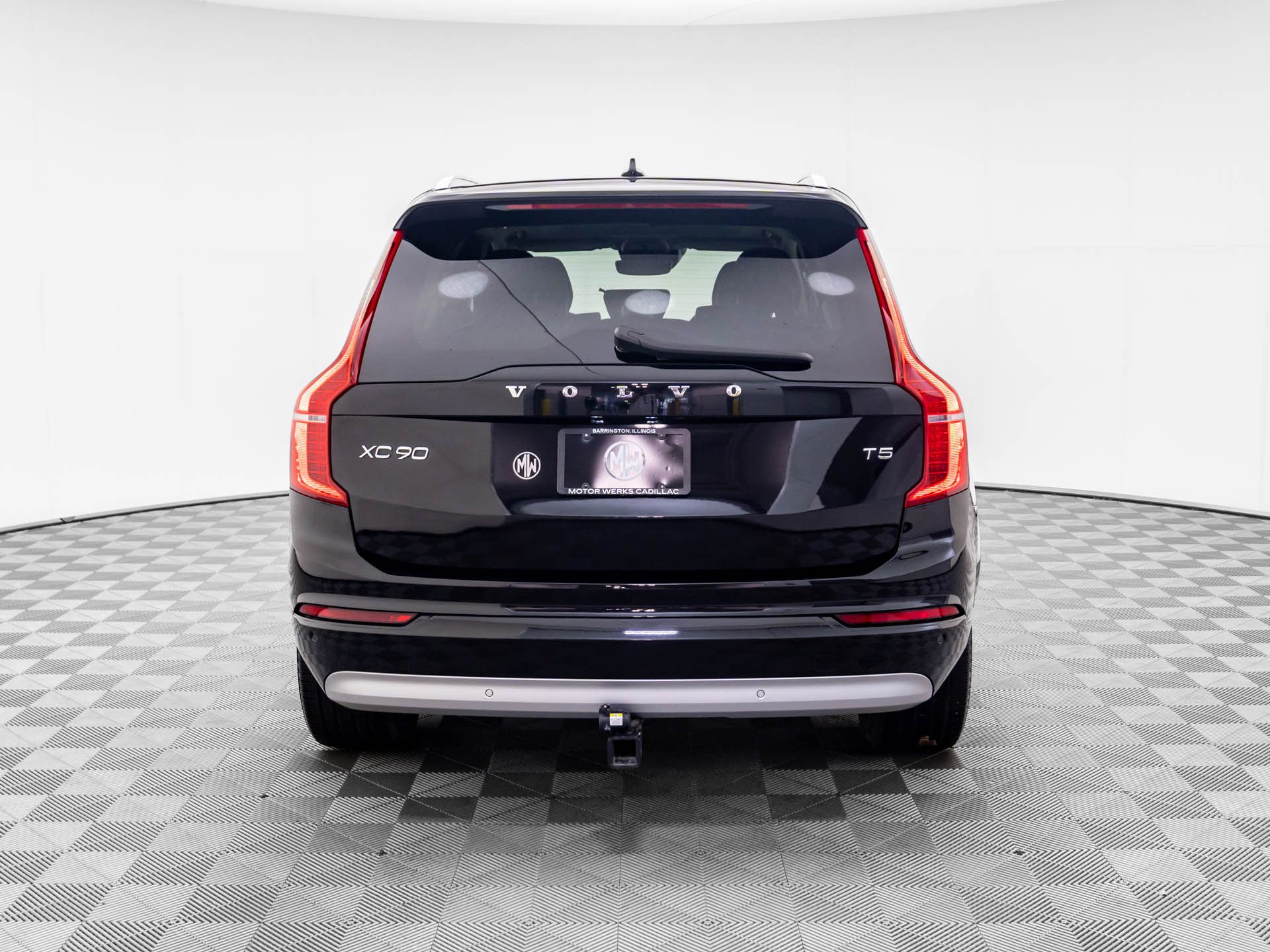 2022 Volvo XC90 T5 Momentum photo