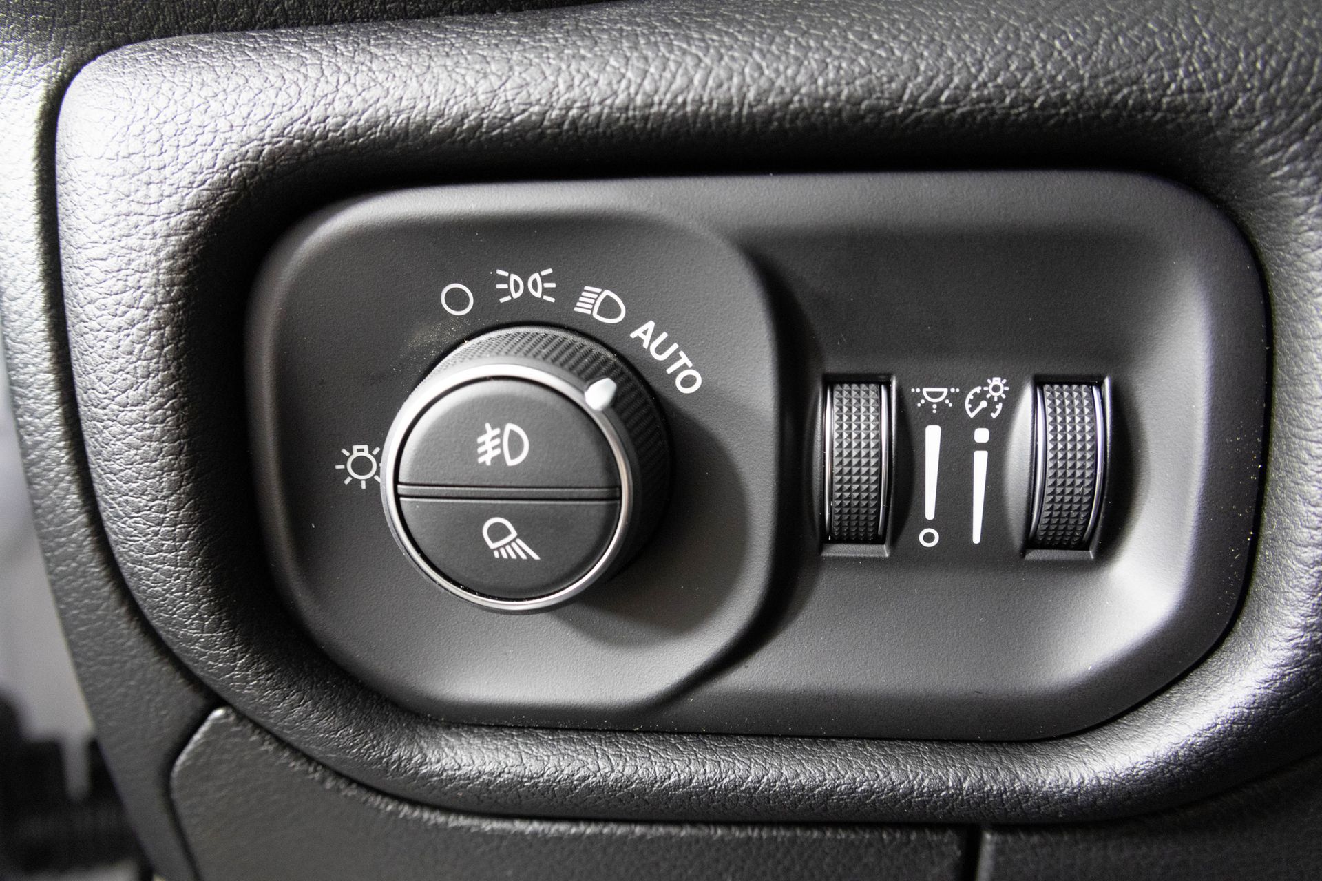 2026 RAM 1500 - Image 18