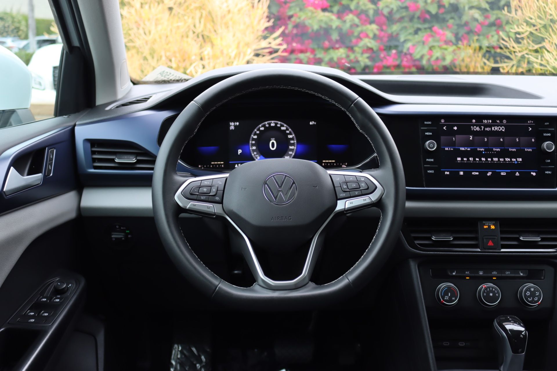 2022 Volkswagen Taos 1.5T SE photo
