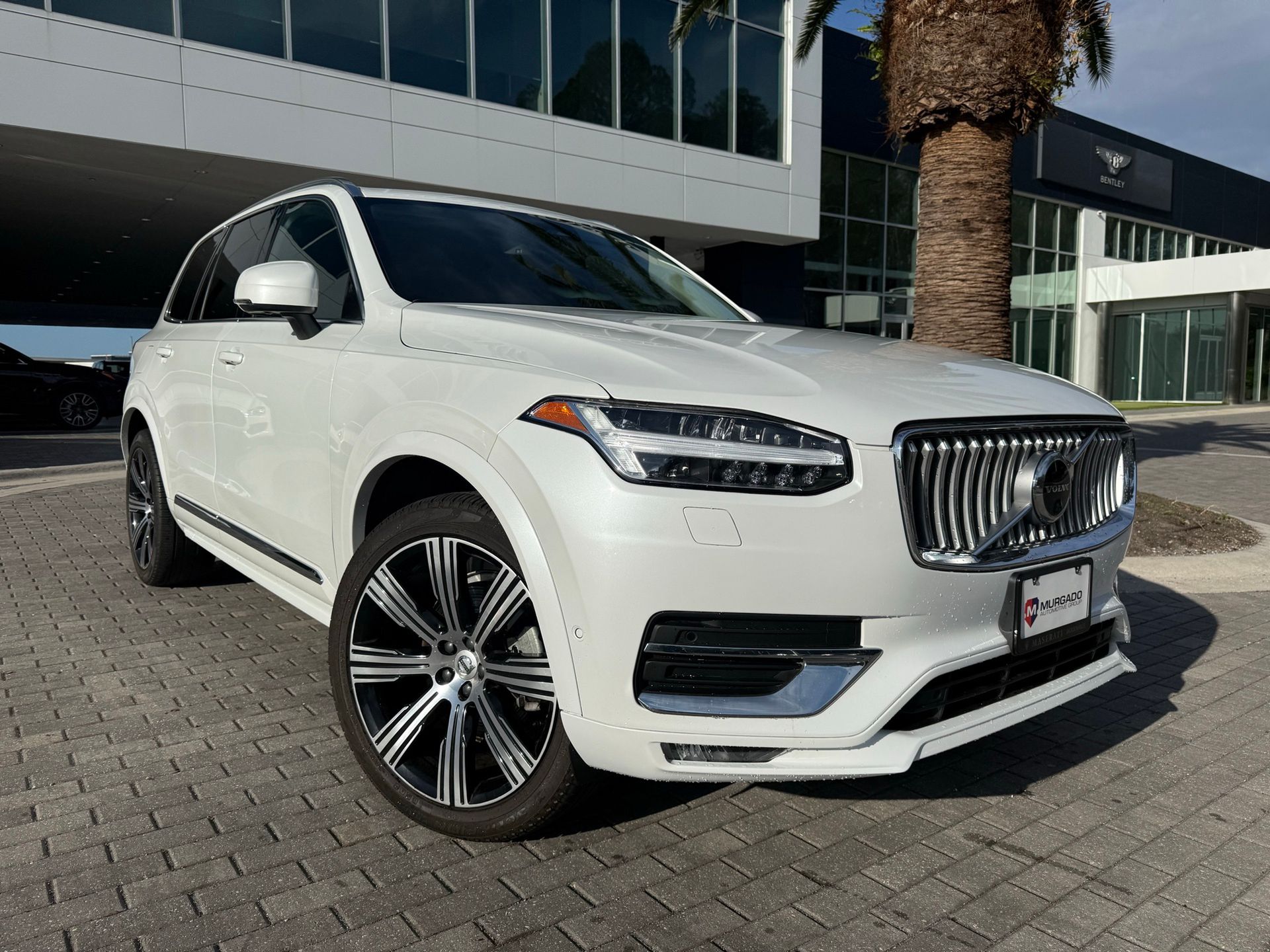 2023 Volvo XC90 B6 Ultimate Bright Theme 7-Passenger AWD