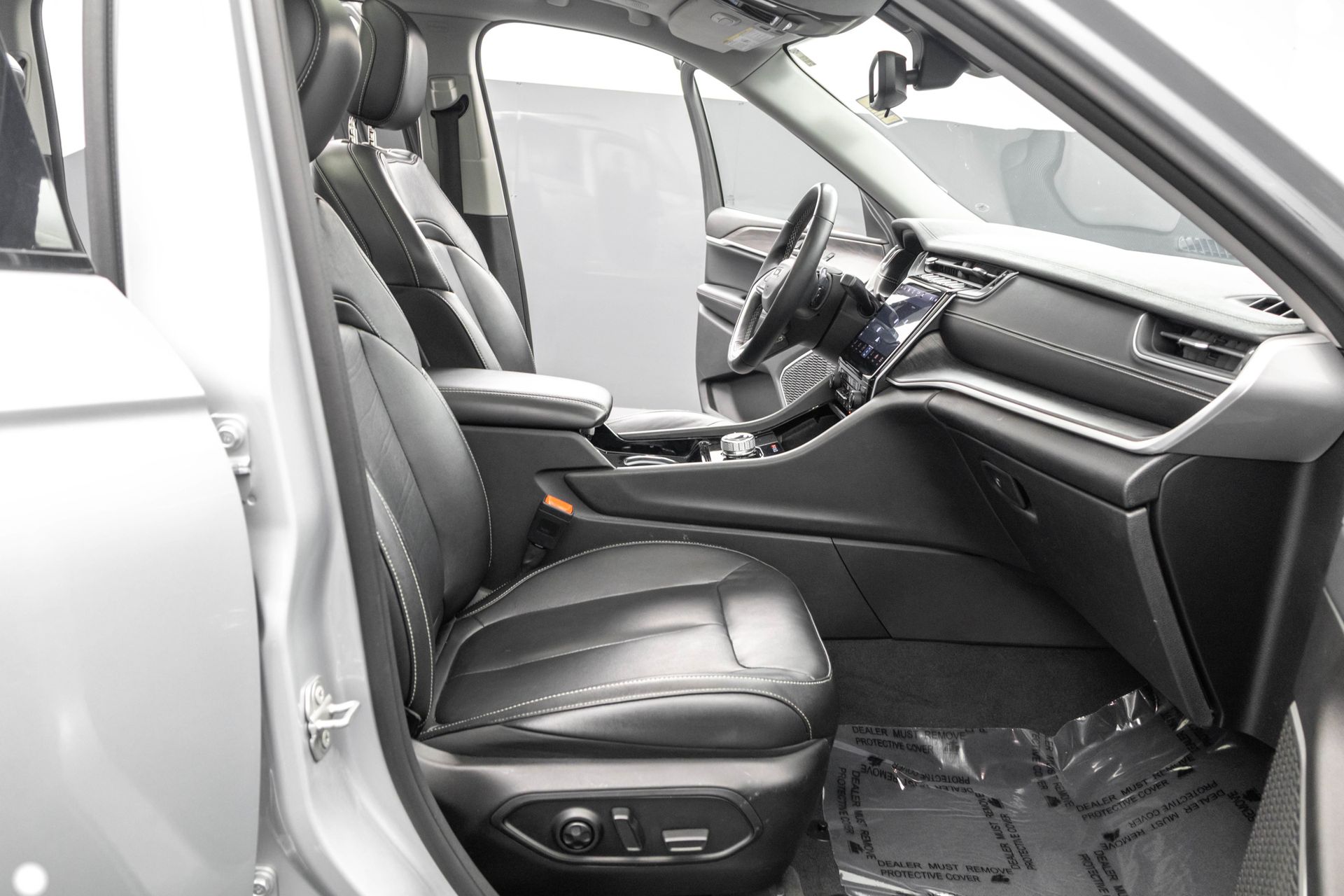 2022 JEEP GRAND CHEROKEE - Image 40