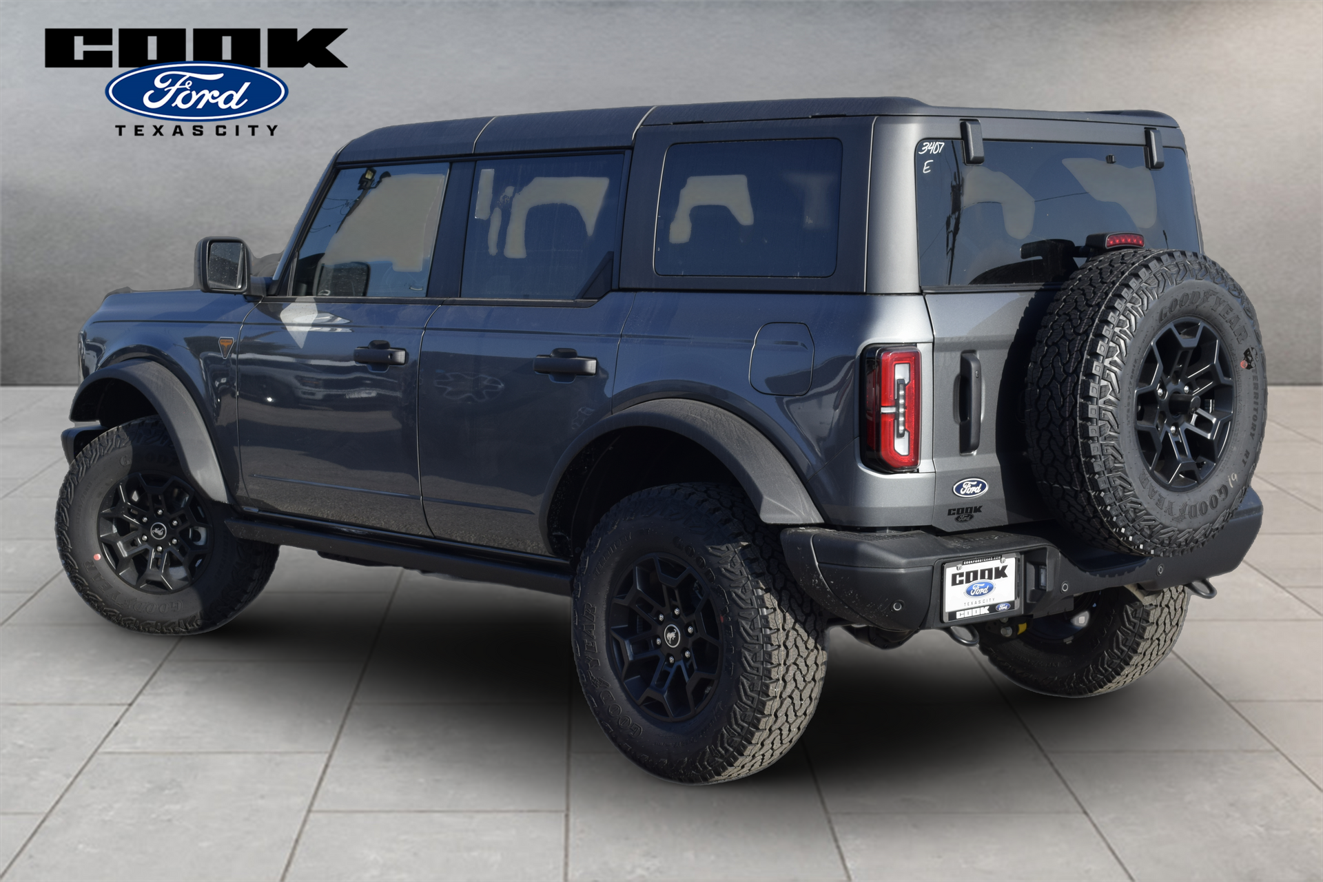 2026 Ford Bronco Badlands Gray at Cook Ford
