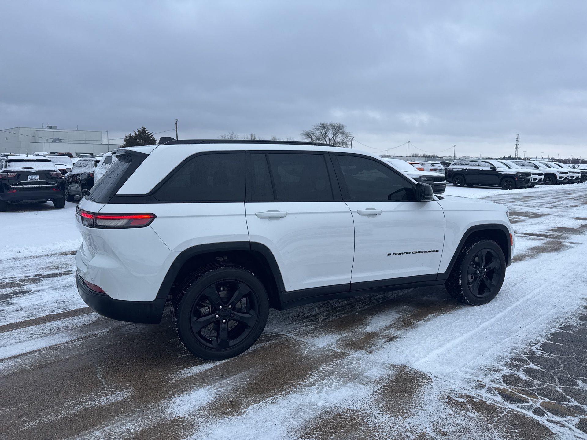 2023 JEEP GRAND CHEROKEE - Image 6