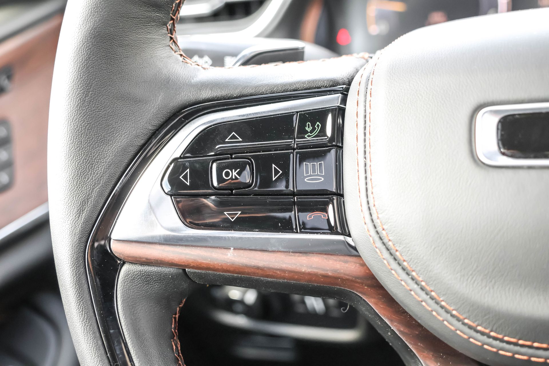 2025 JEEP GRAND CHEROKEE - Image 22