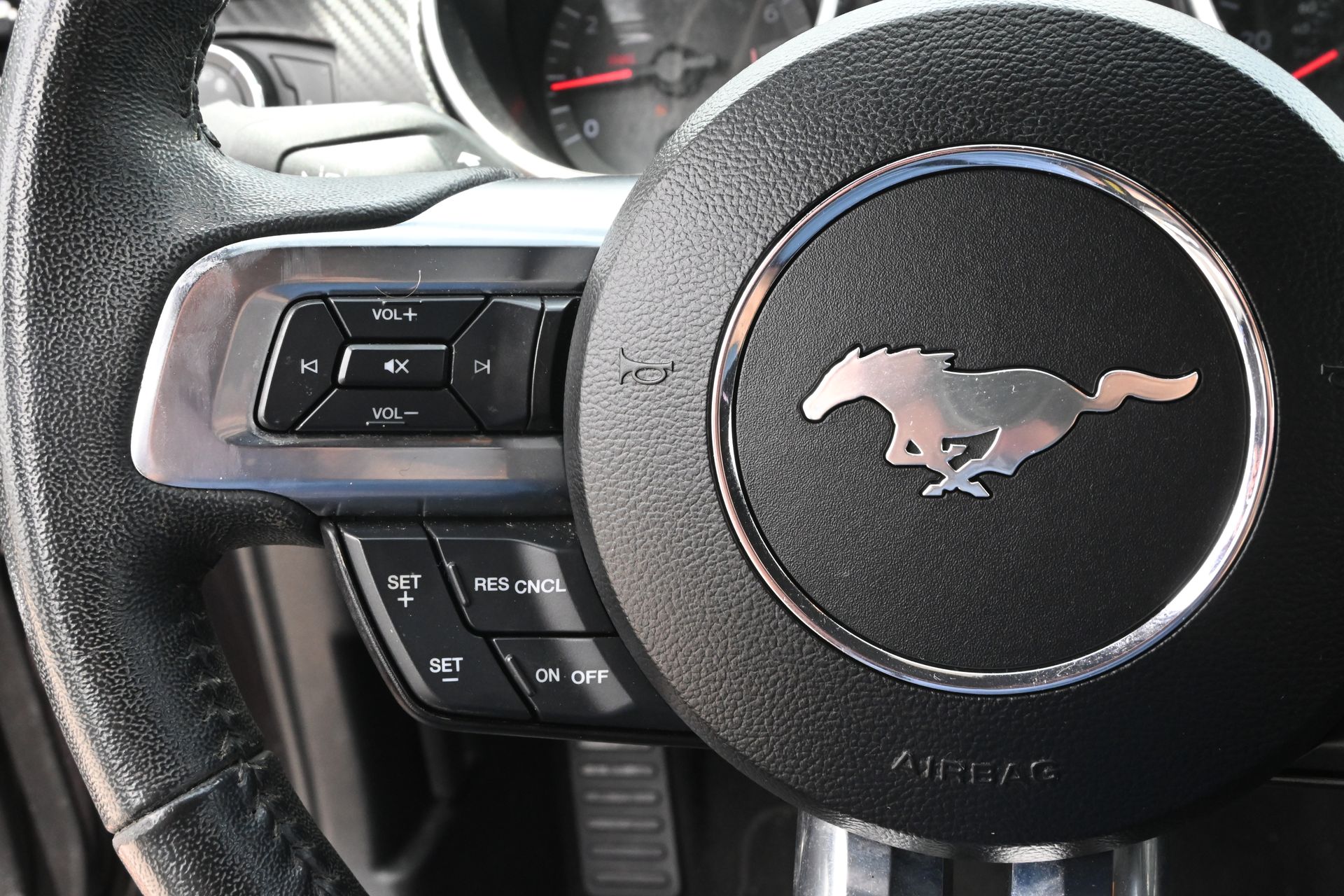 2022 Ford Mustang EcoBoost - 5
