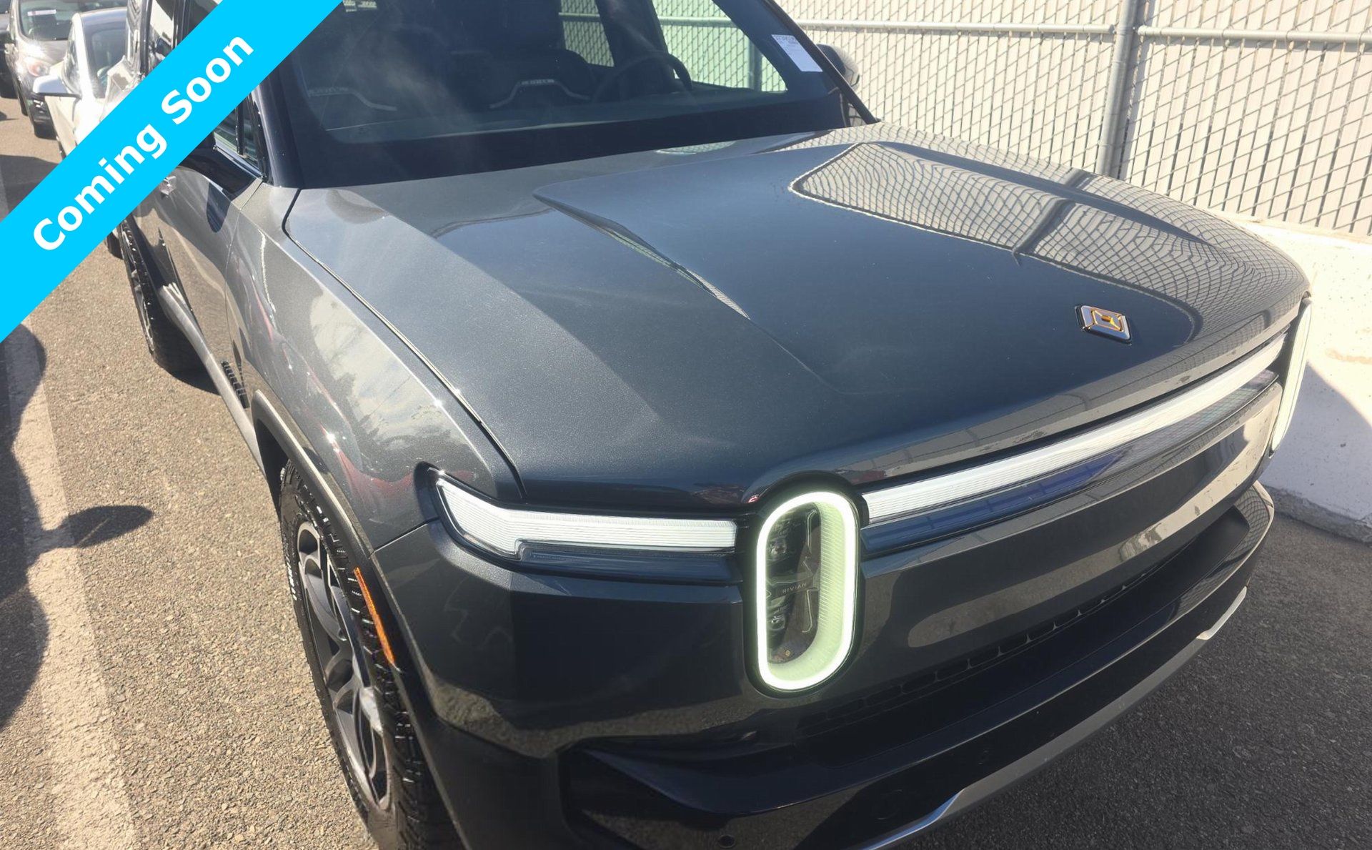 2025 Rivian R1S Adventure Dual Motor AWD