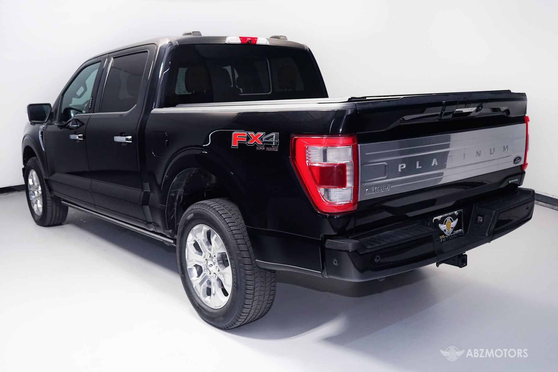 View vehicle photo 7