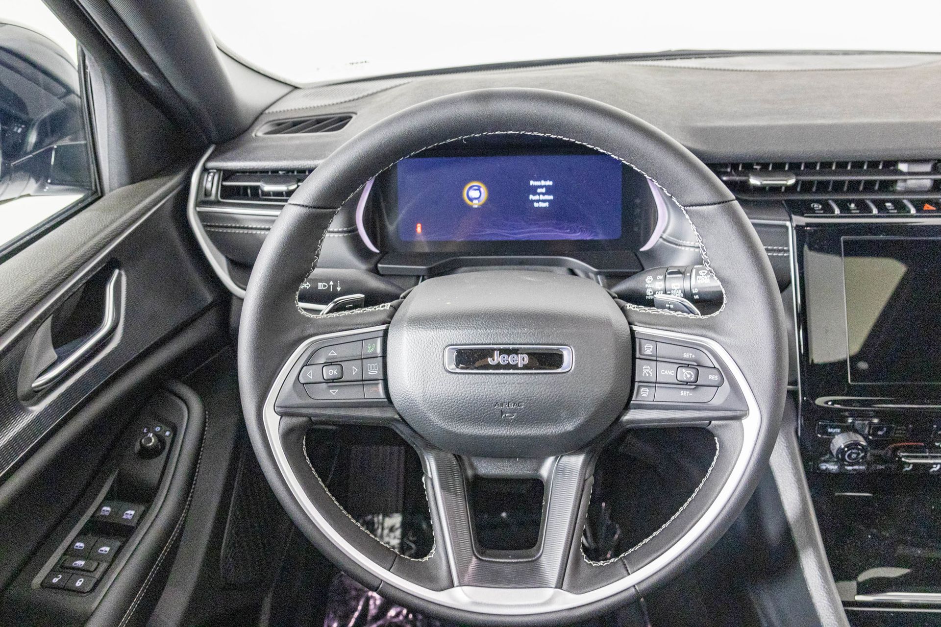 2025 JEEP GRAND CHEROKEE - Image 28