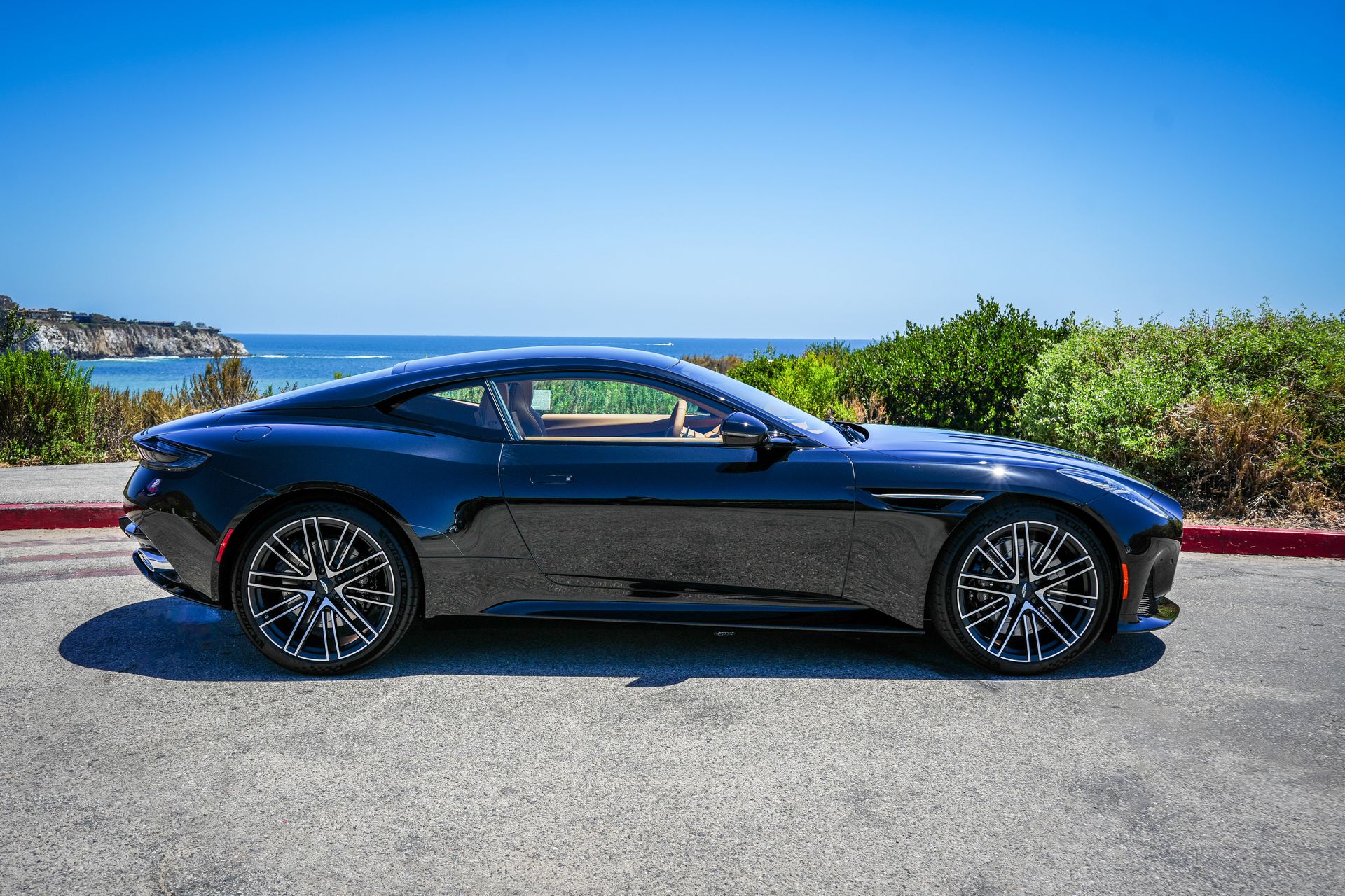 Aston Martin 2026 DB12