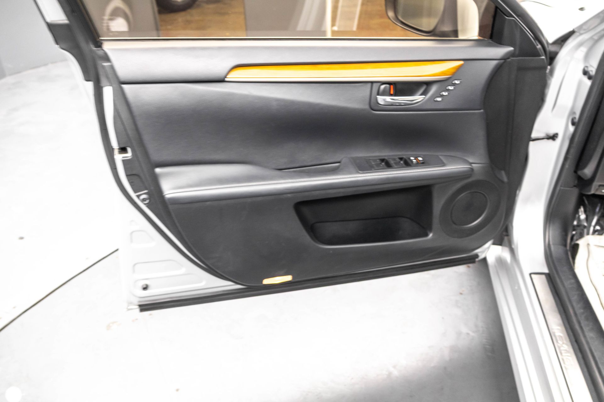 2014 LEXUS ES - Image 27